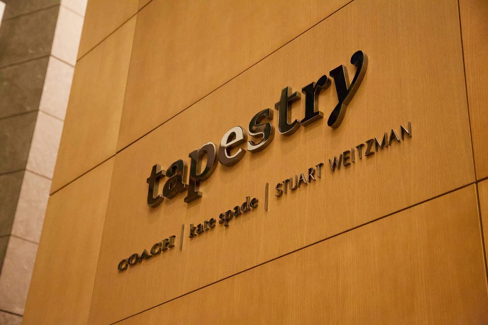 Tapestry Raises Annual Targets but Warns of Soft Holiday Quarter