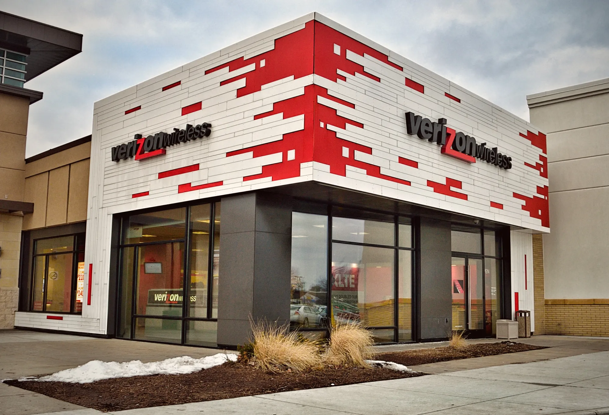 Verizon to Cut 15,000 Jobs Amid Fierce Competition and Cost Pressures