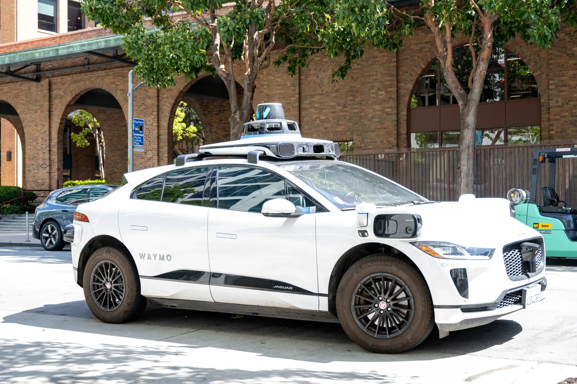 Waymo Expands Fully Driverless Robotaxi Service Across More U.S. Cities