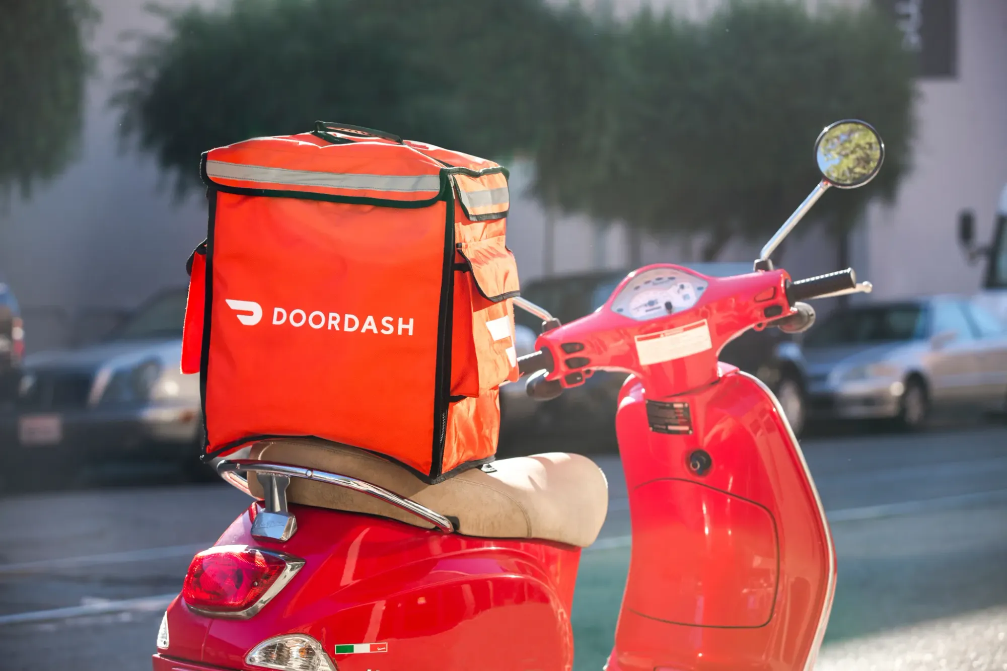 Jefferies Upgrades DoorDash to Buy After 20% Pullback