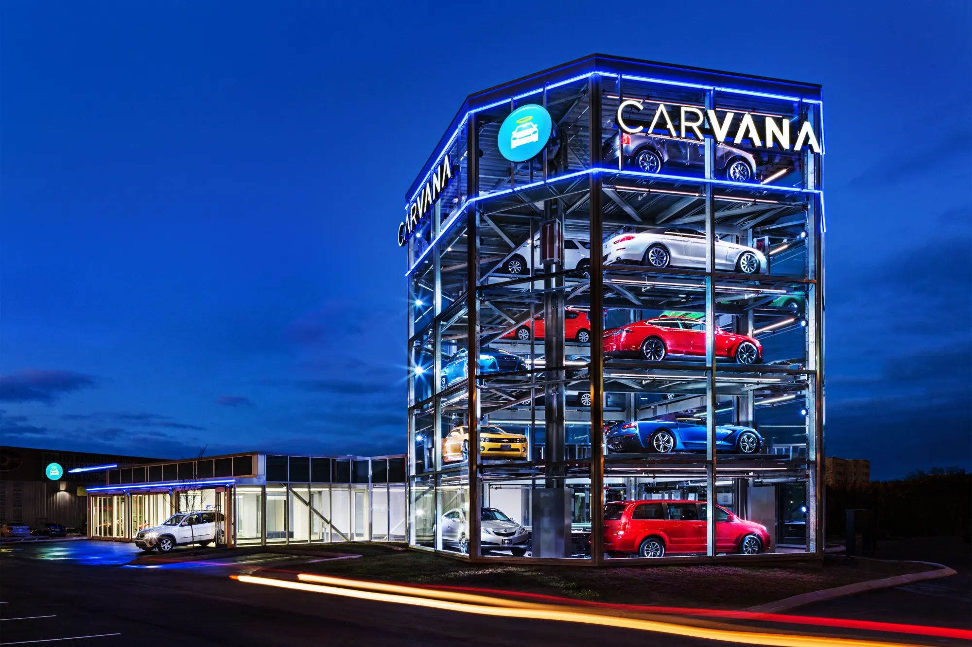 Wedbush Upgrades Carvana to Outperform as Shares Pull Back