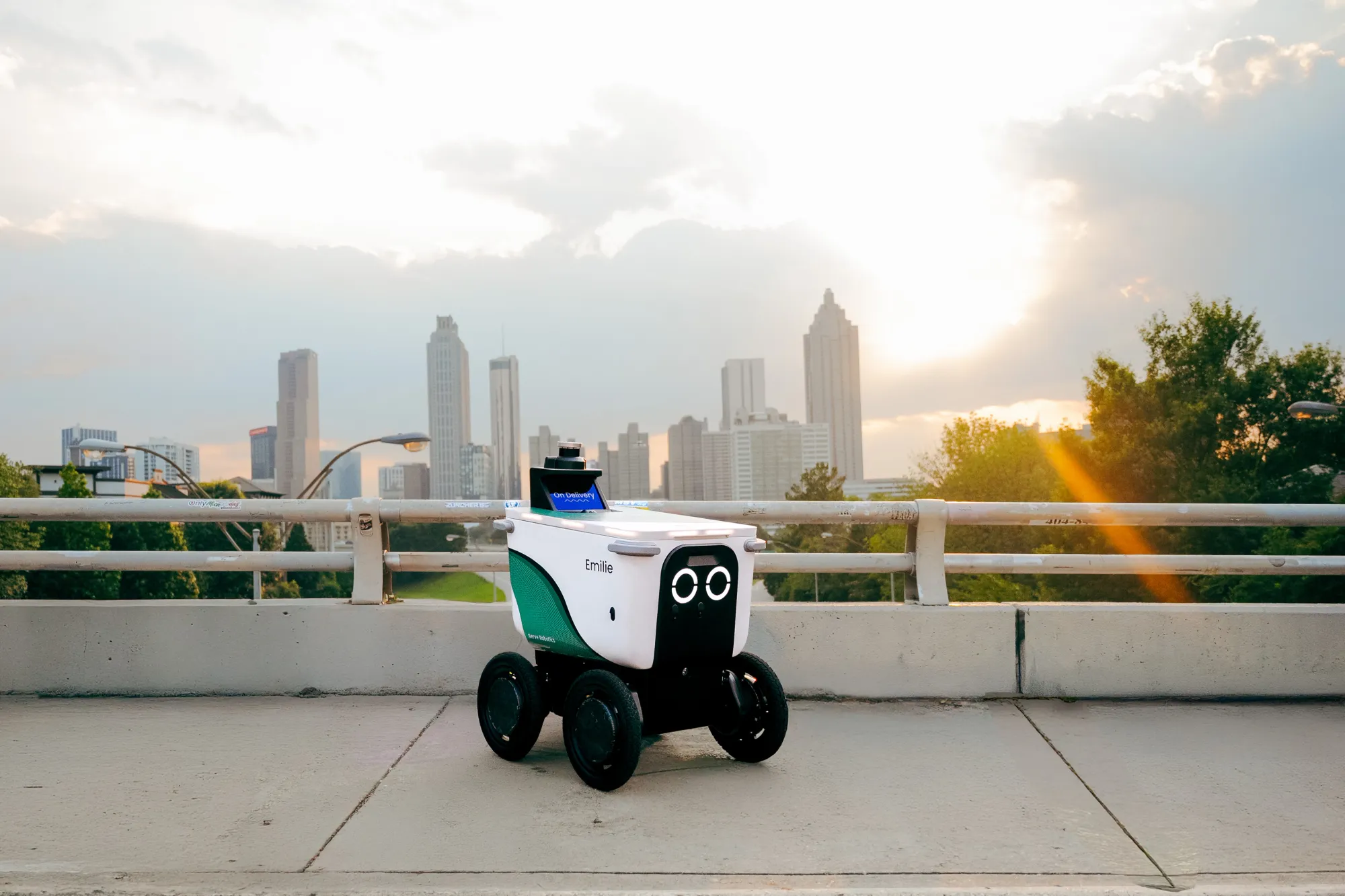 Oppenheimer Starts Serve Robotics Coverage with Outperform Rating