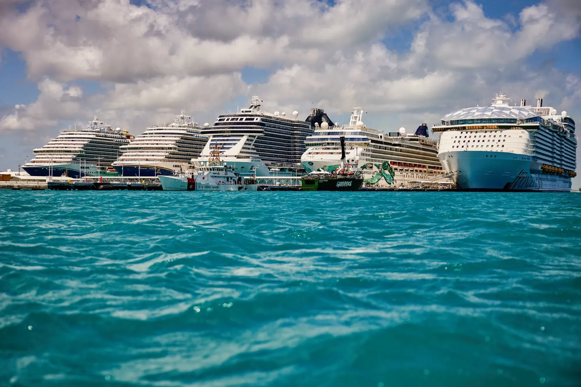 Royal Caribbean Crushes Q4 Earnings on Strong Guest Spending