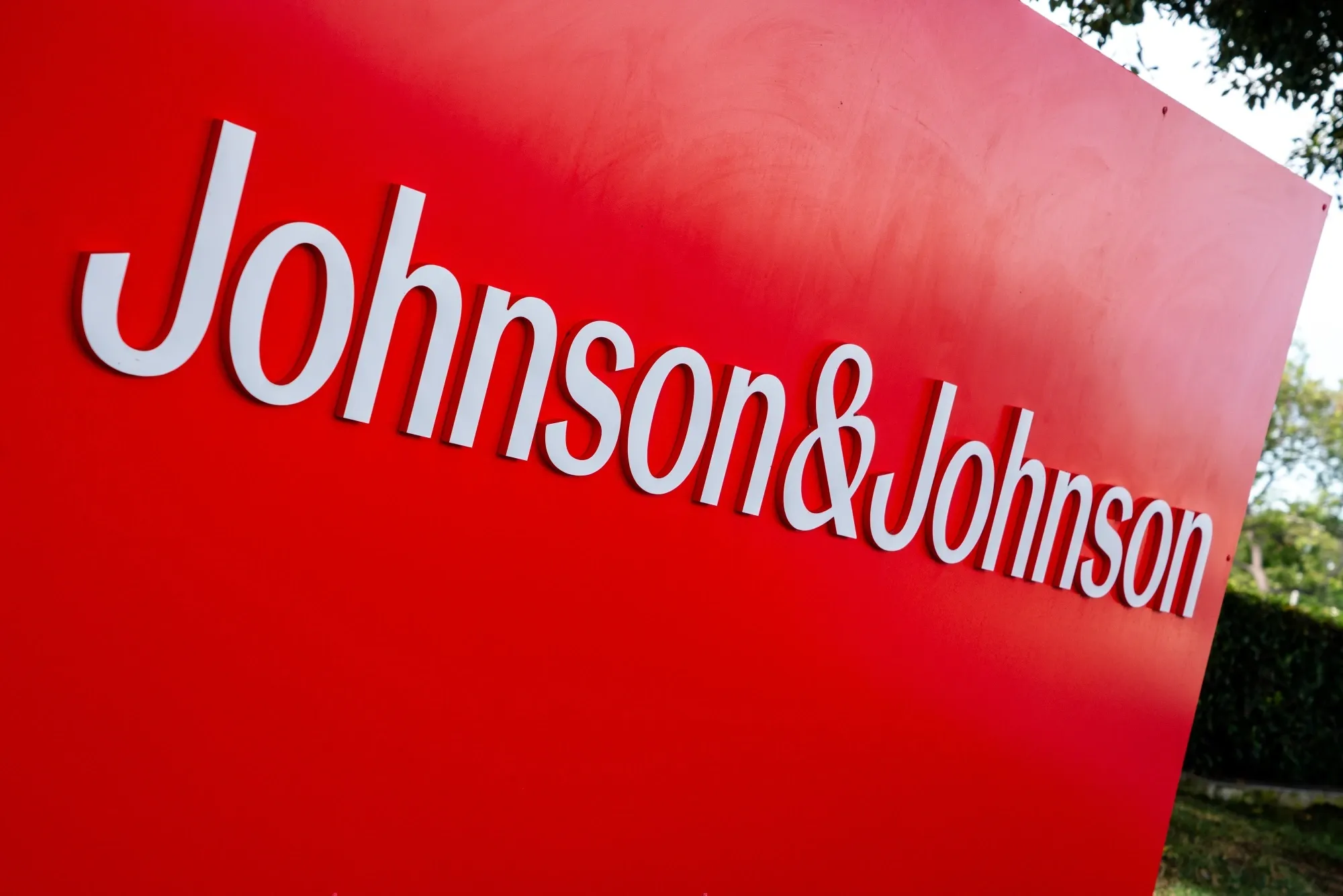 Johnson & Johnson Q4 Earnings Beat, But Stock Falls on Stelara