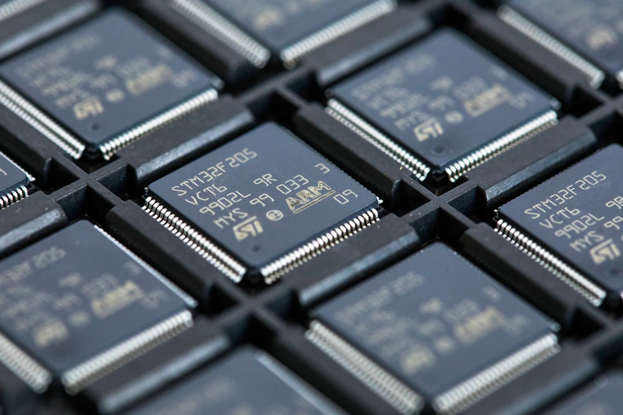 STMicroelectronics Scores Major AI Chip Deal with Amazon