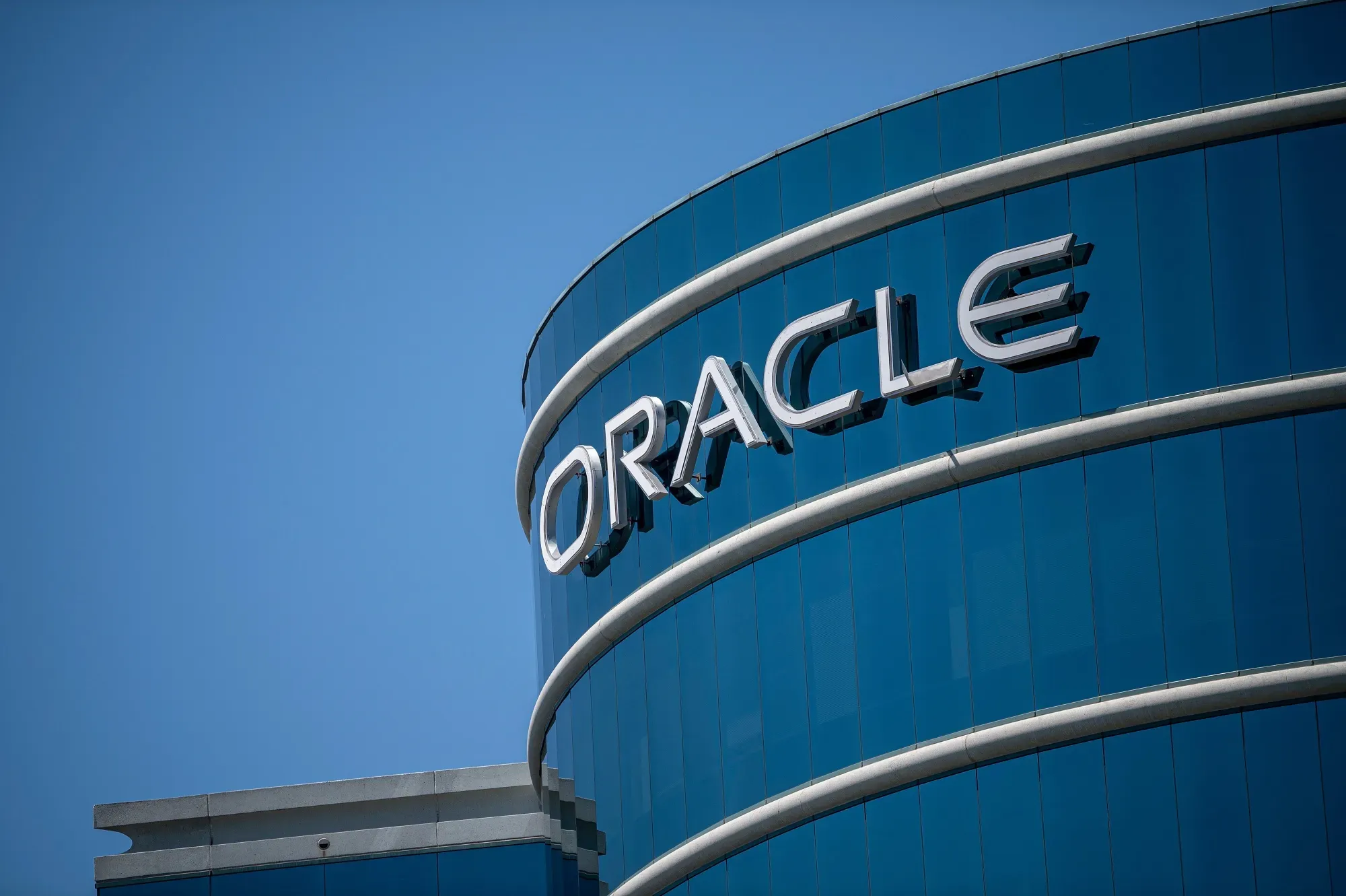 Oracle Launches $45-50B Fundraising Push to Fuel AI Cloud Expansion