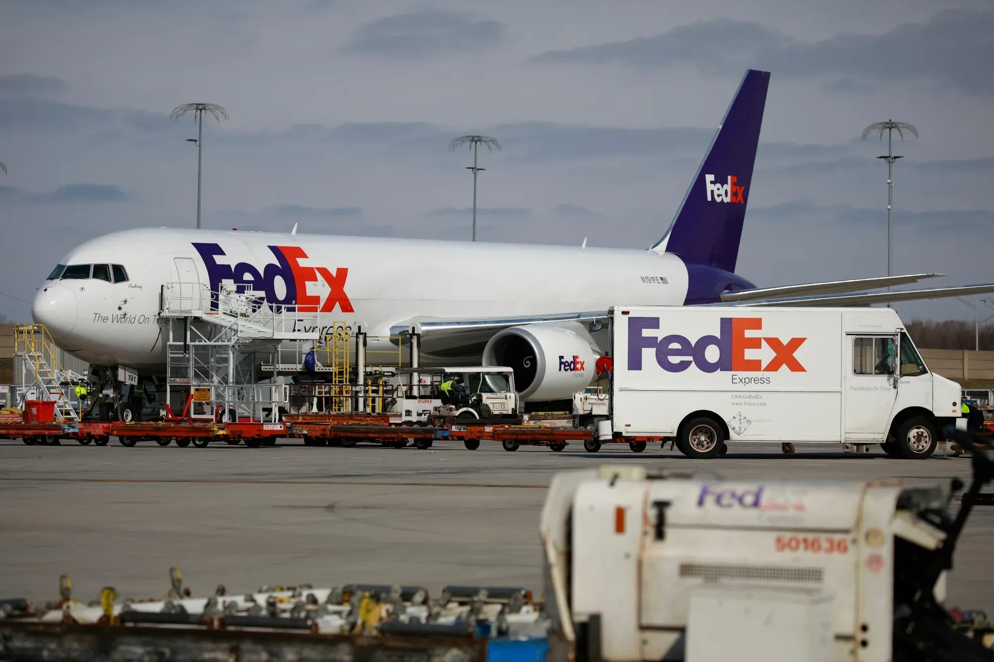 FedEx Shares Bright Future: Beats Expectations and Sets Ambitious Goals for 2029