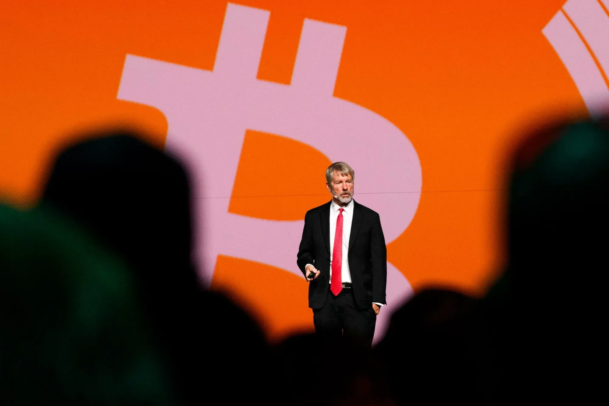 Strategy Dominates Bitcoin Buying in Jan 2026; Geode Invests