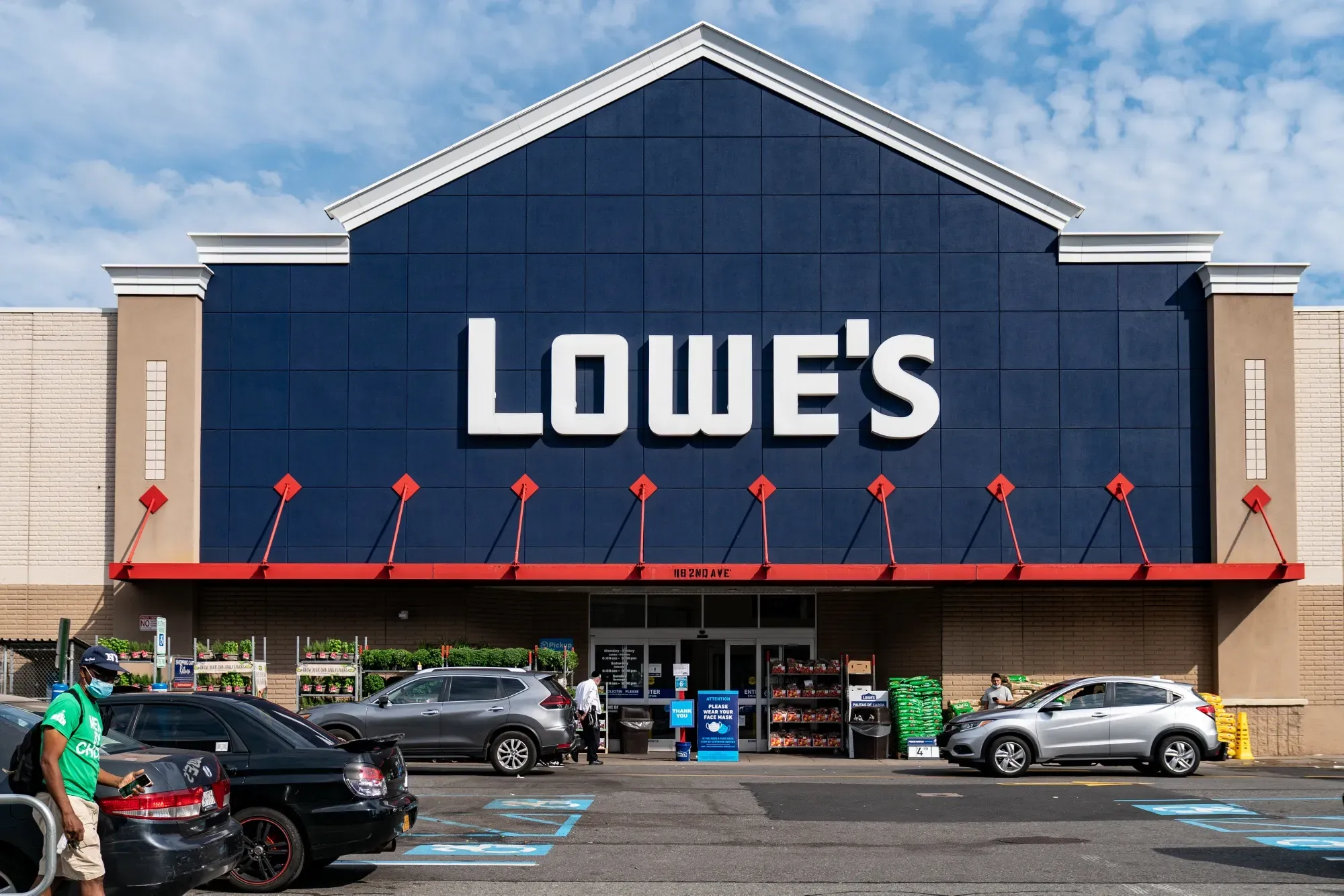 Lowe’s Q4 2025 Results: Good Quarter, But Cautious Year Ahead for Home Improvement