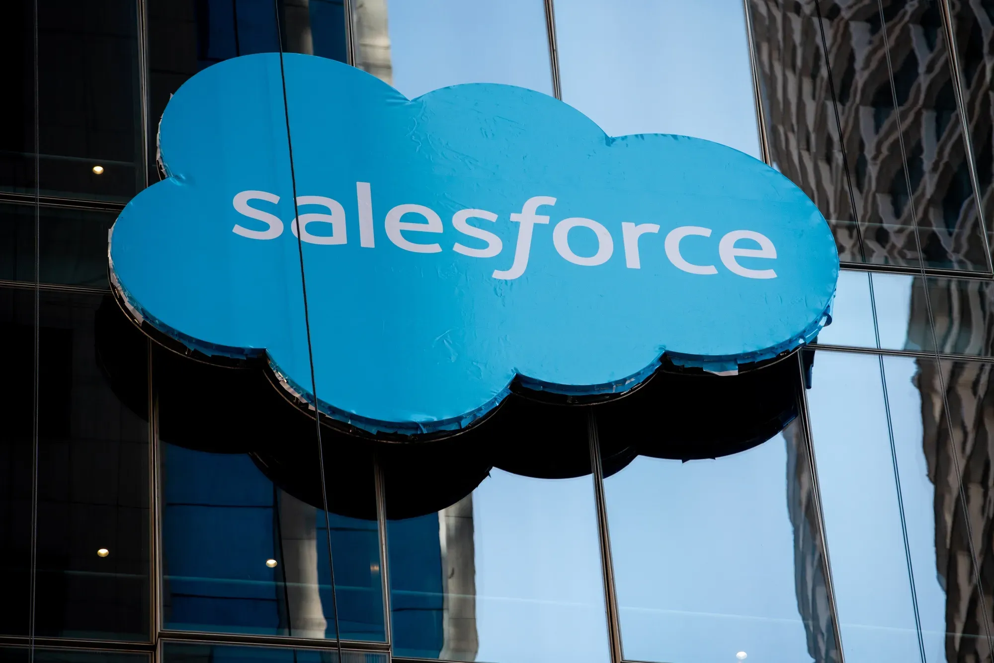 Salesforce Q4 Earnings: Big AI Wins, But Lukewarm Growth Outlook Spooks Investors