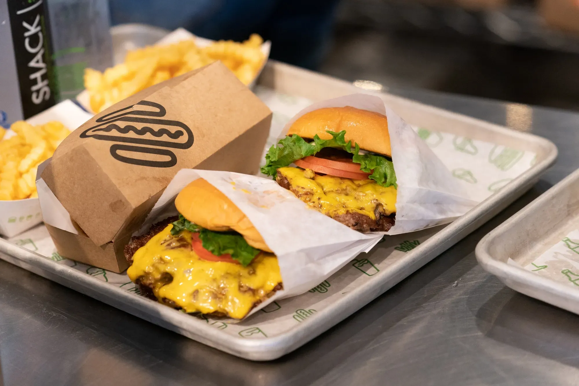 Shake Shack Beats Earnings Expectations in Q4: Profits Rise Despite Beef Costs and Headwinds