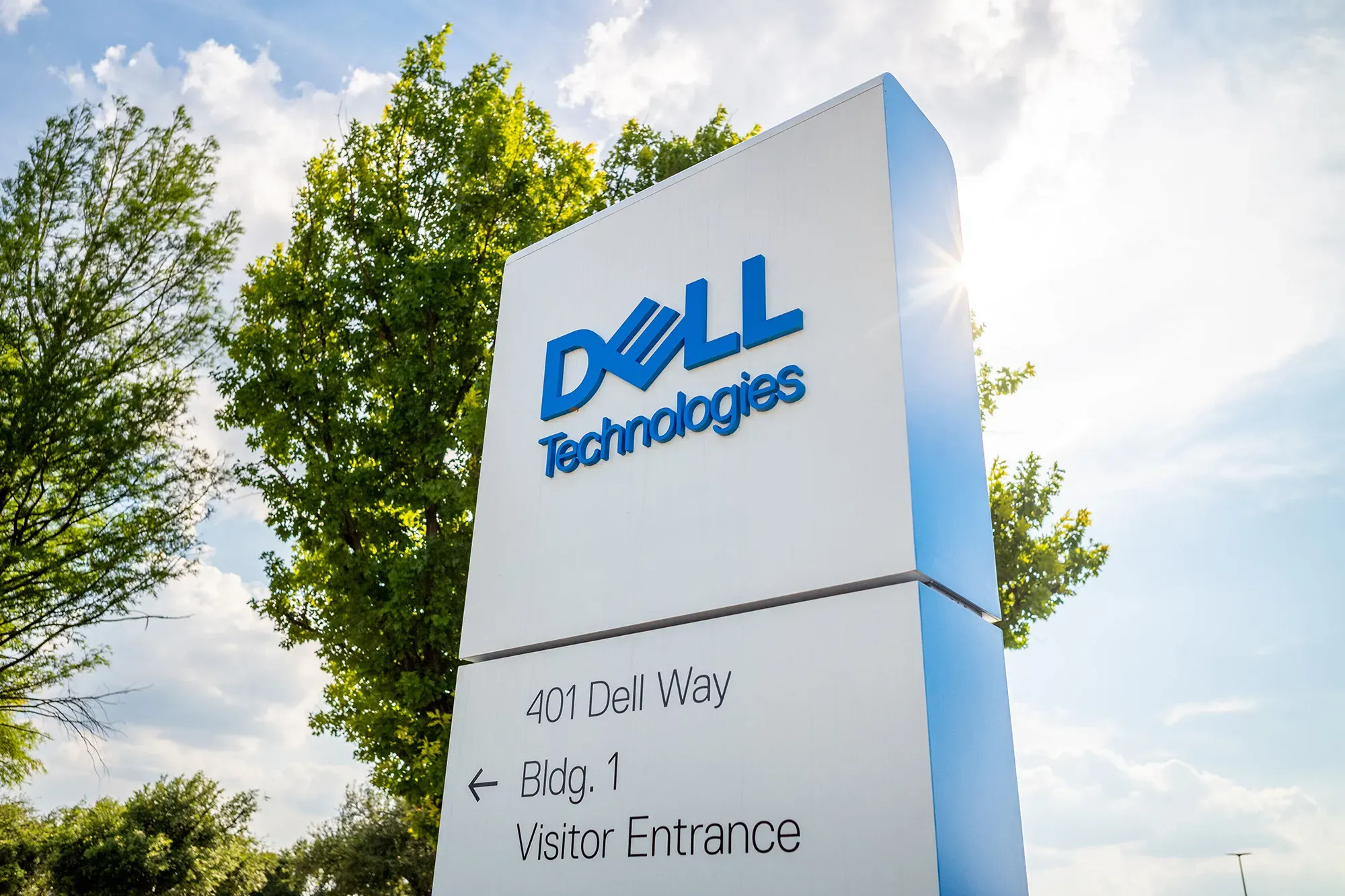 Dell Just Dropped a Monster AI Number: $50 Billion in Servers Coming in FY27