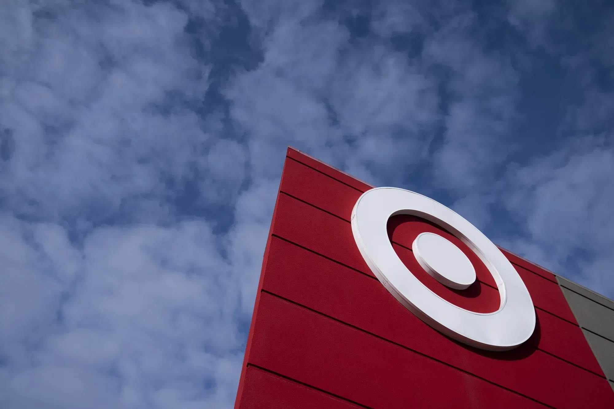 BofA Reinstates Coverage — Bullish on Walmart, Bearish on Target