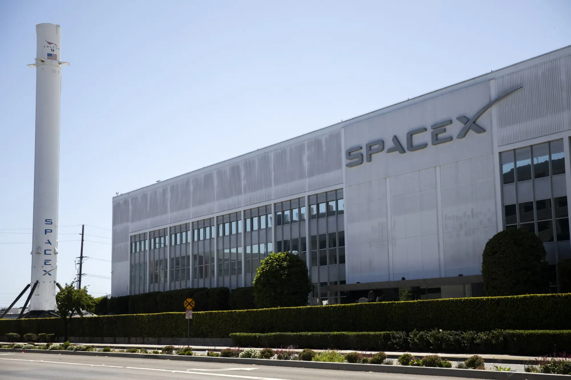 SpaceX IPO Countdown Begins: $50B Raise Possible in June, Sending EchoStar Up 7%