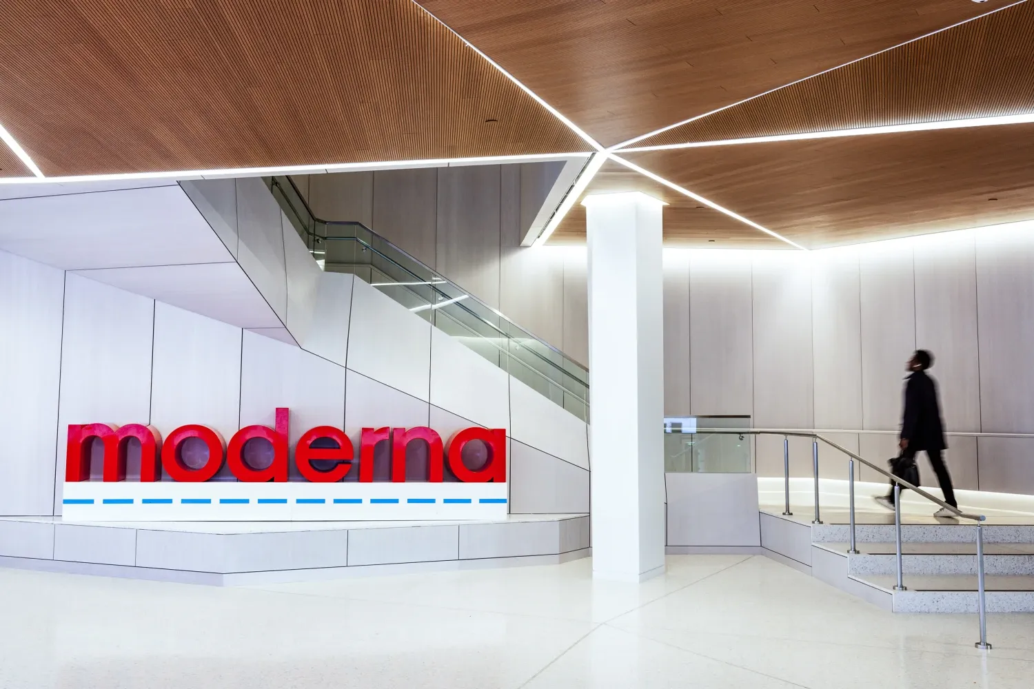 Moderna Surpasses Q4 Revenue Expectations Despite Vaccine Hurdles