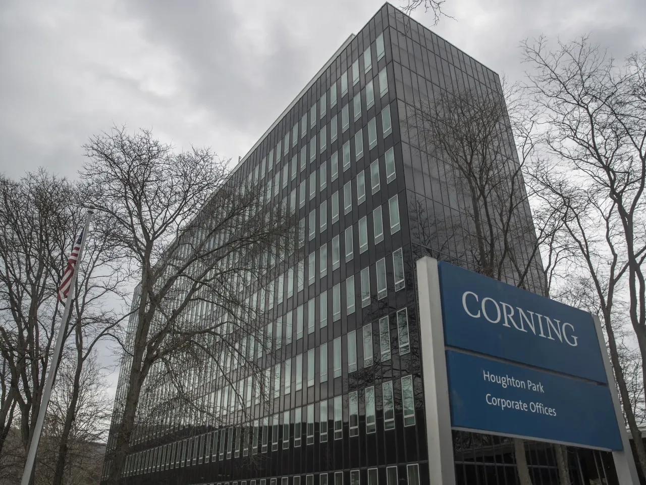 Citi’s Bullish Bet: Lumentum to $800, Corning to $170 Before OFC Conference  