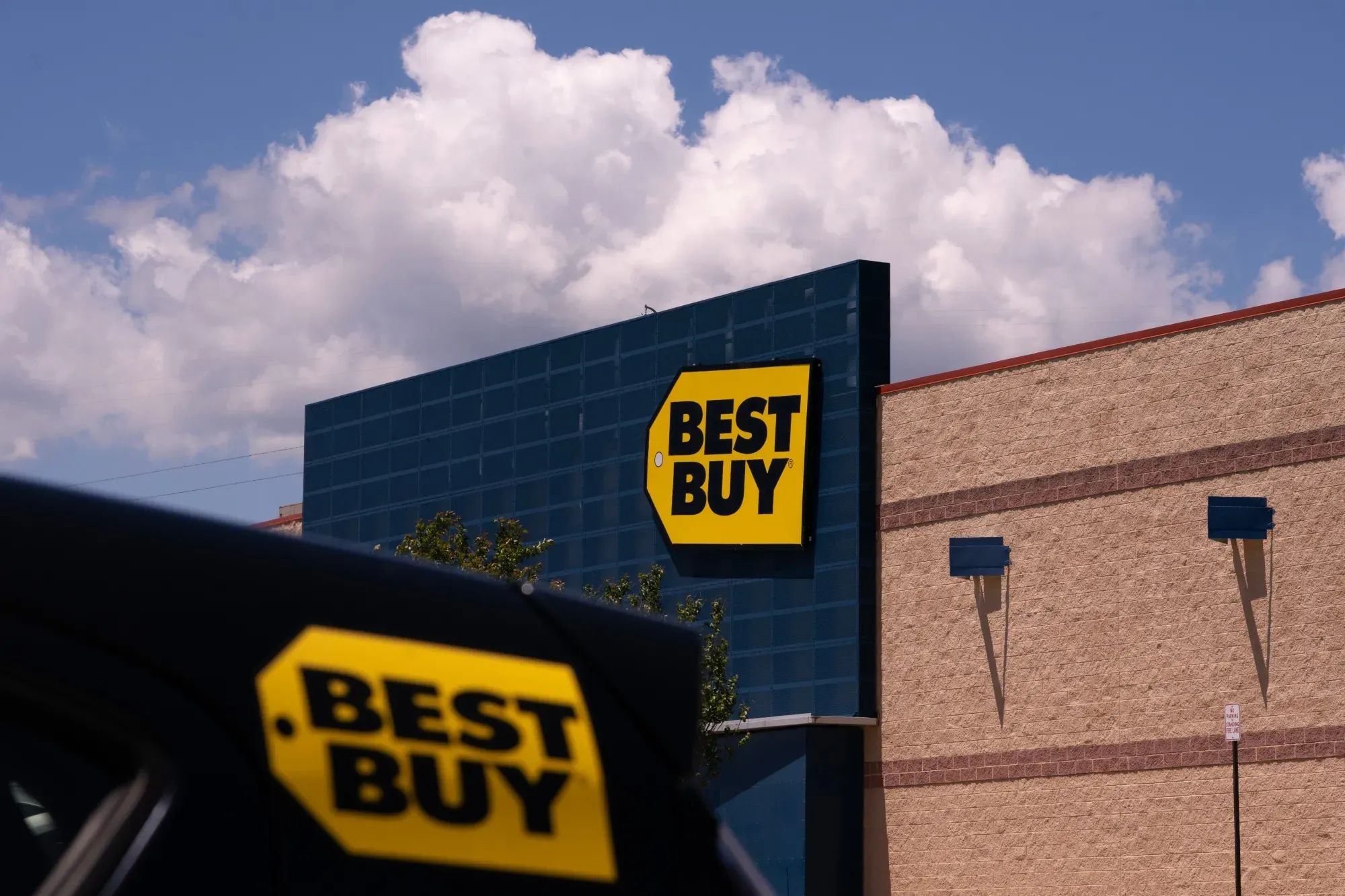 GameStop Puts $700 Million in Play – Is a Major Deal Coming?