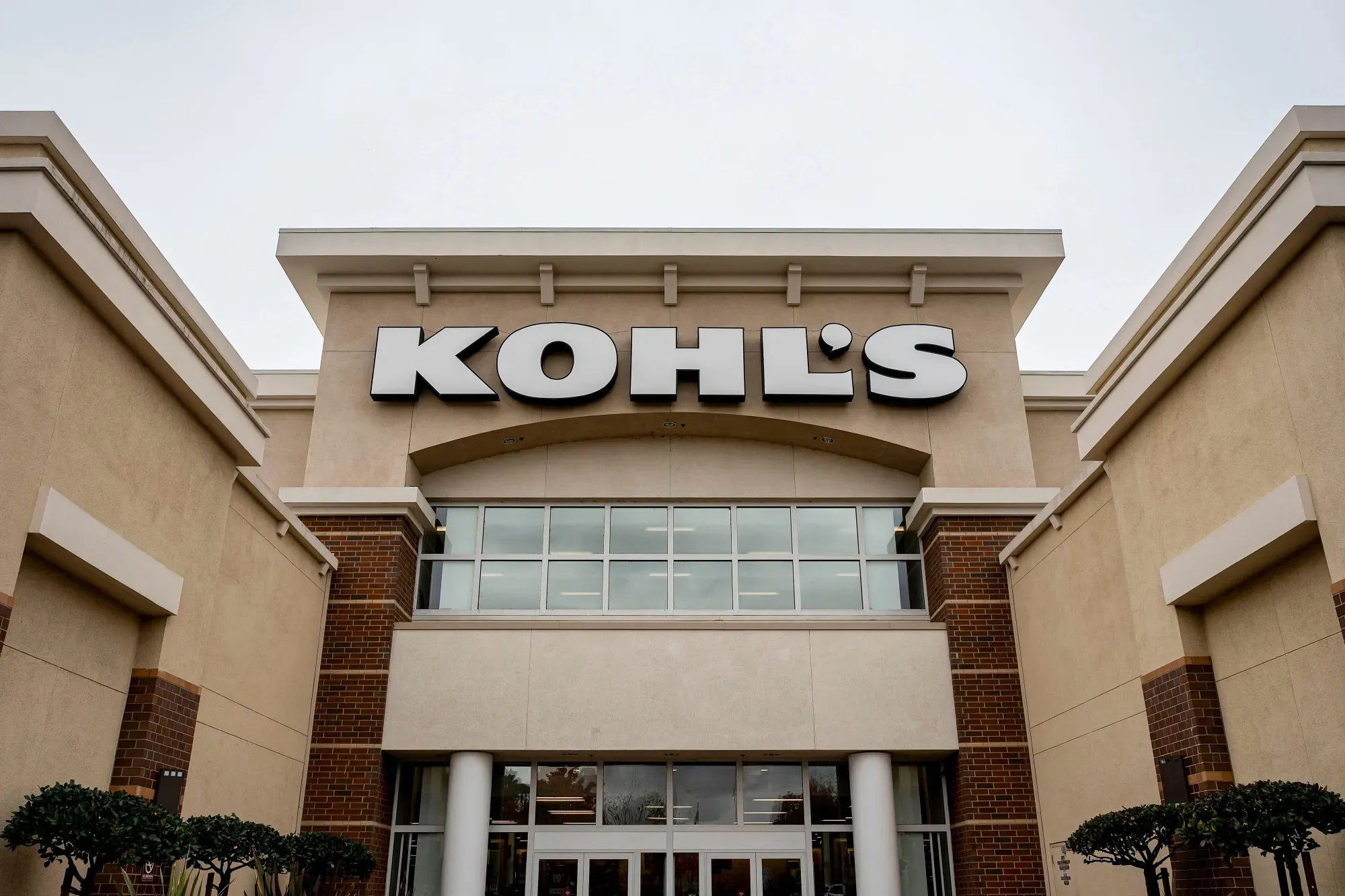 Kohl’s Shares Soar as CEO Says “We’re Ending 2025 Stronger” Despite Q4 Sales Miss