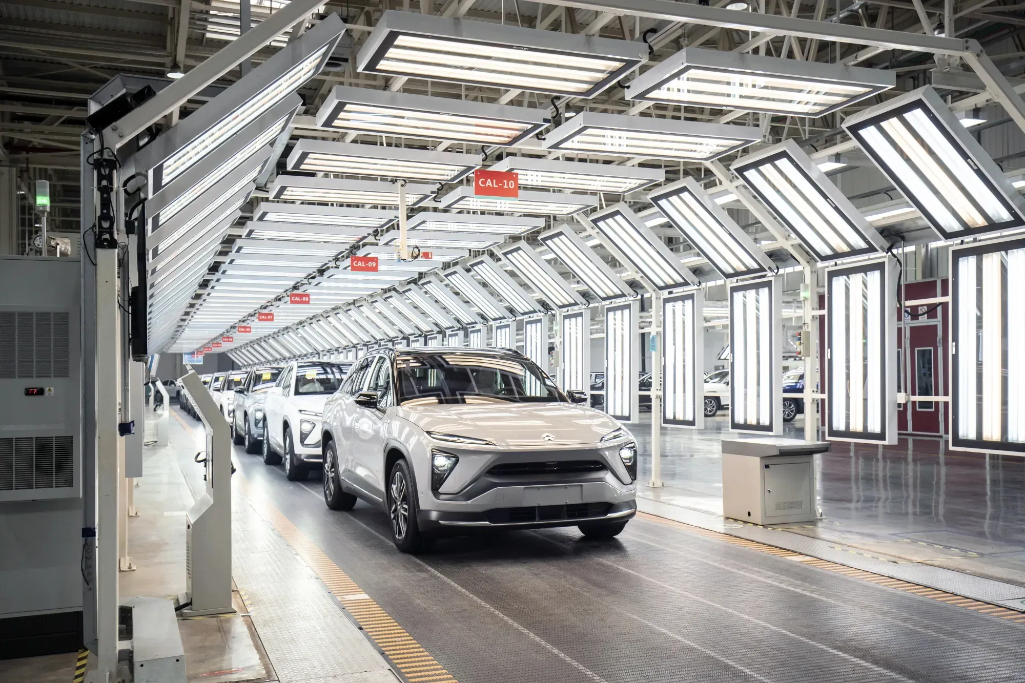 Chinese EV Showdown: NIO Surges 136% in March as Li Auto & XPENG Fight Back