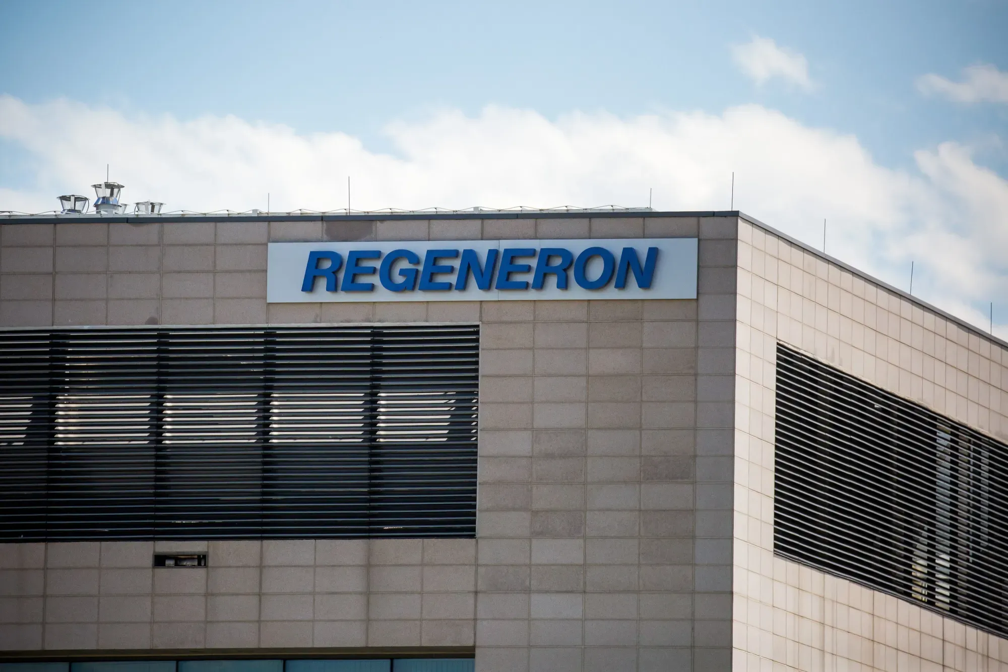 Regeneron Strikes Deal with Trump: Free Gene Therapy for Hearing Loss + Lower Drug Prices for Americans