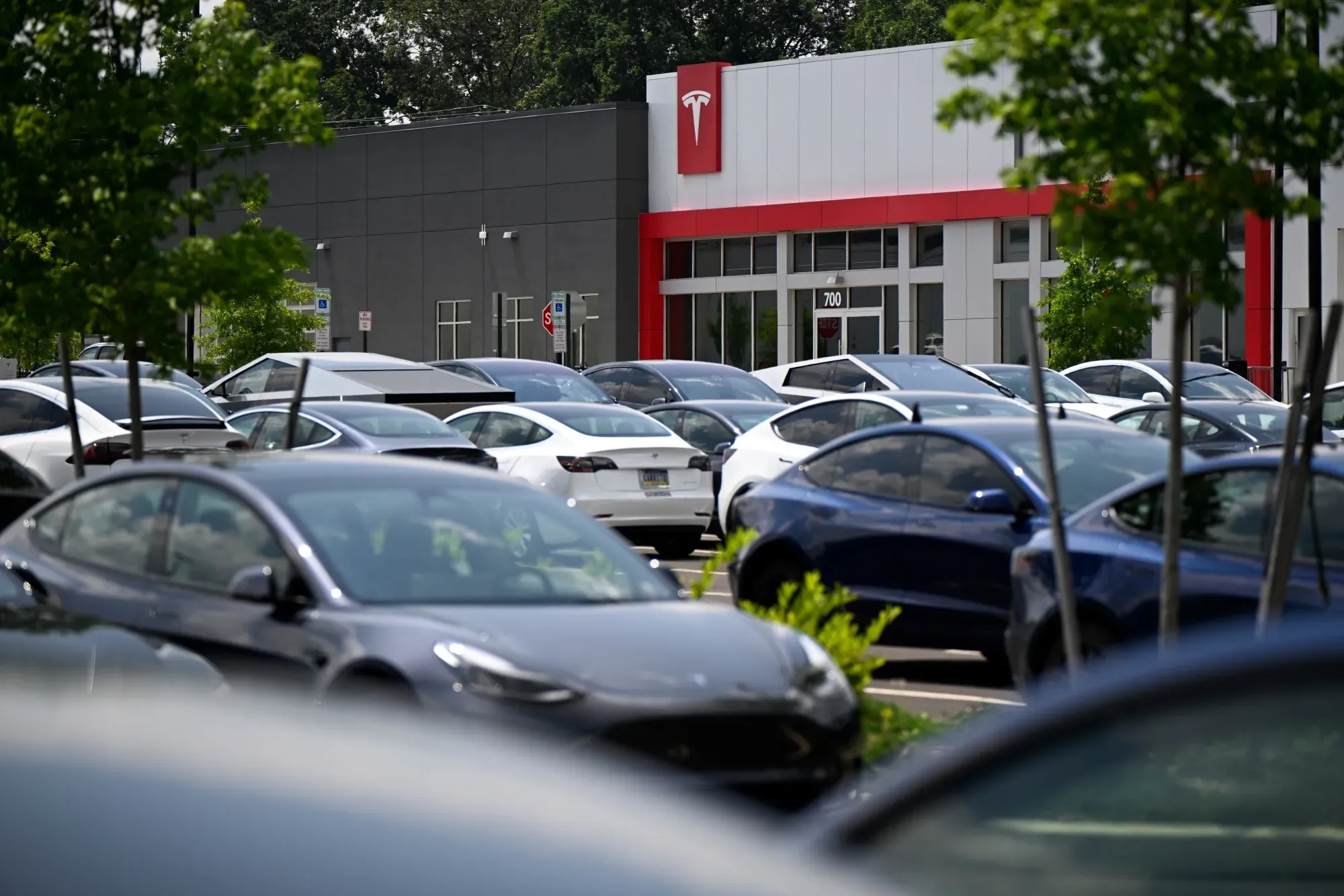 Tesla’s Weakest Quarter in Years: Deliveries Miss Expectations