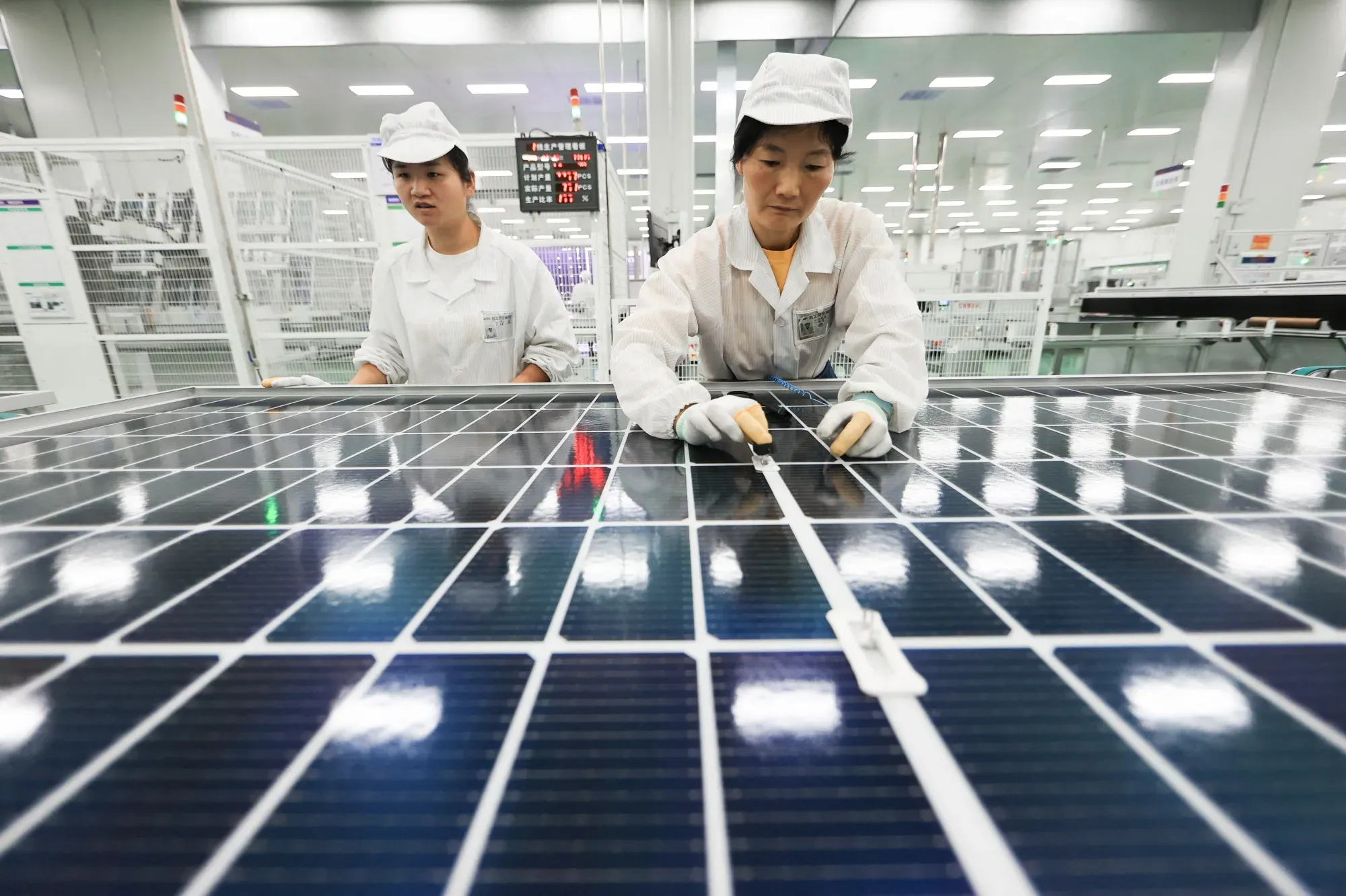 China Eyes Ban on Advanced Solar Equipment to US – Who Gets Hit Hardest?
