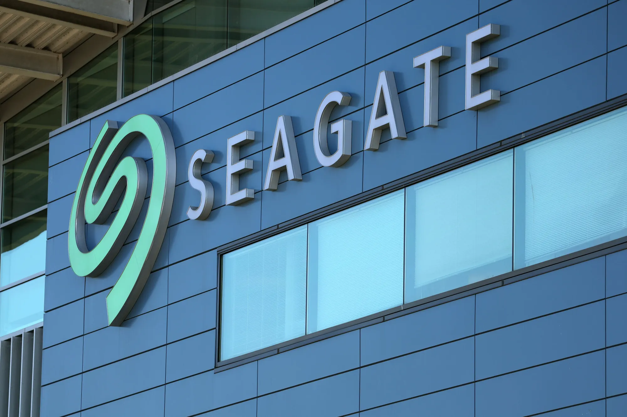 Seagate Crushes Q3 Expectations as AI Demand Ignites Record Results and Bullish Outlook