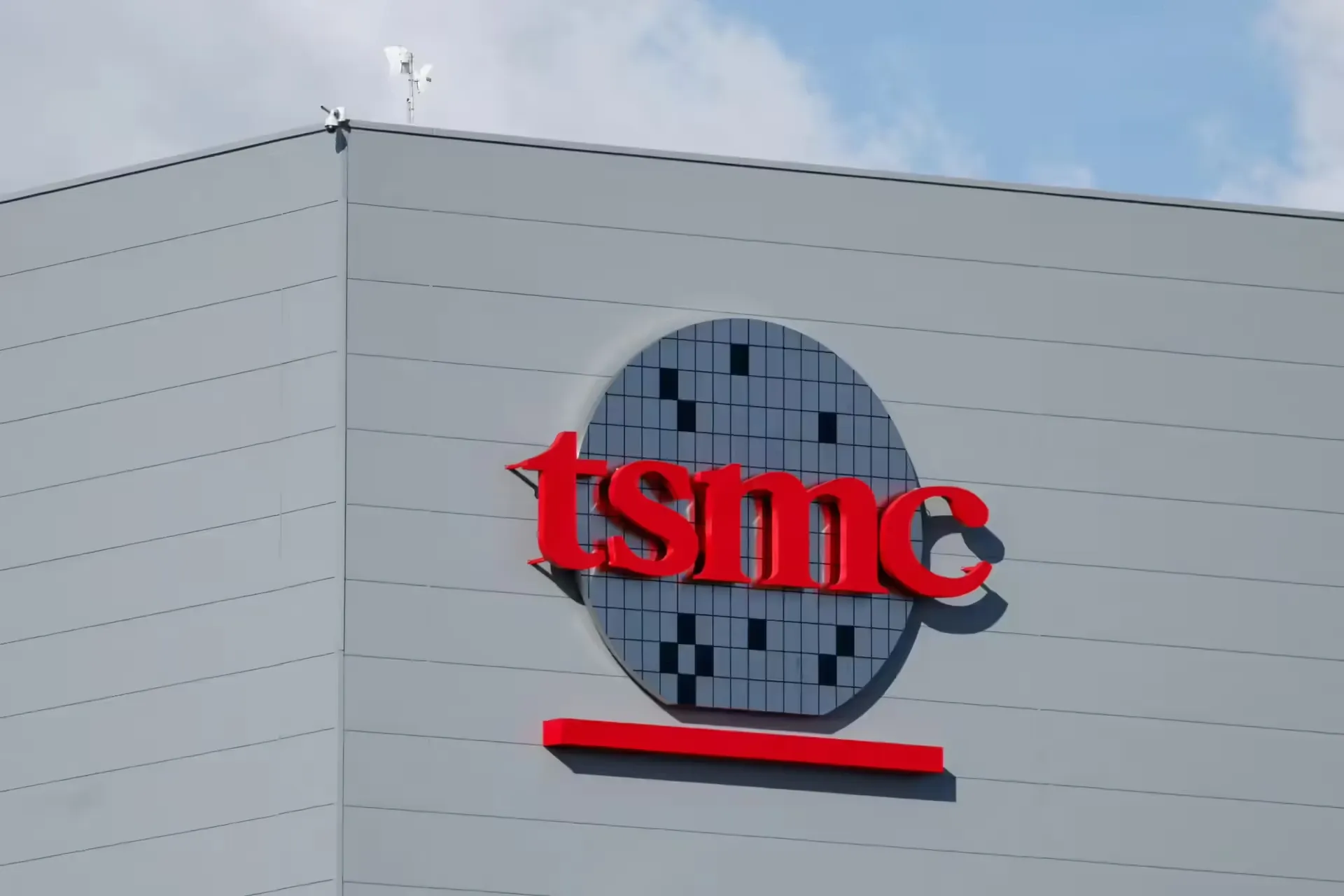 TSMC Reports 35% Revenue Surge as AI Demand Stays Strong Despite Middle East War