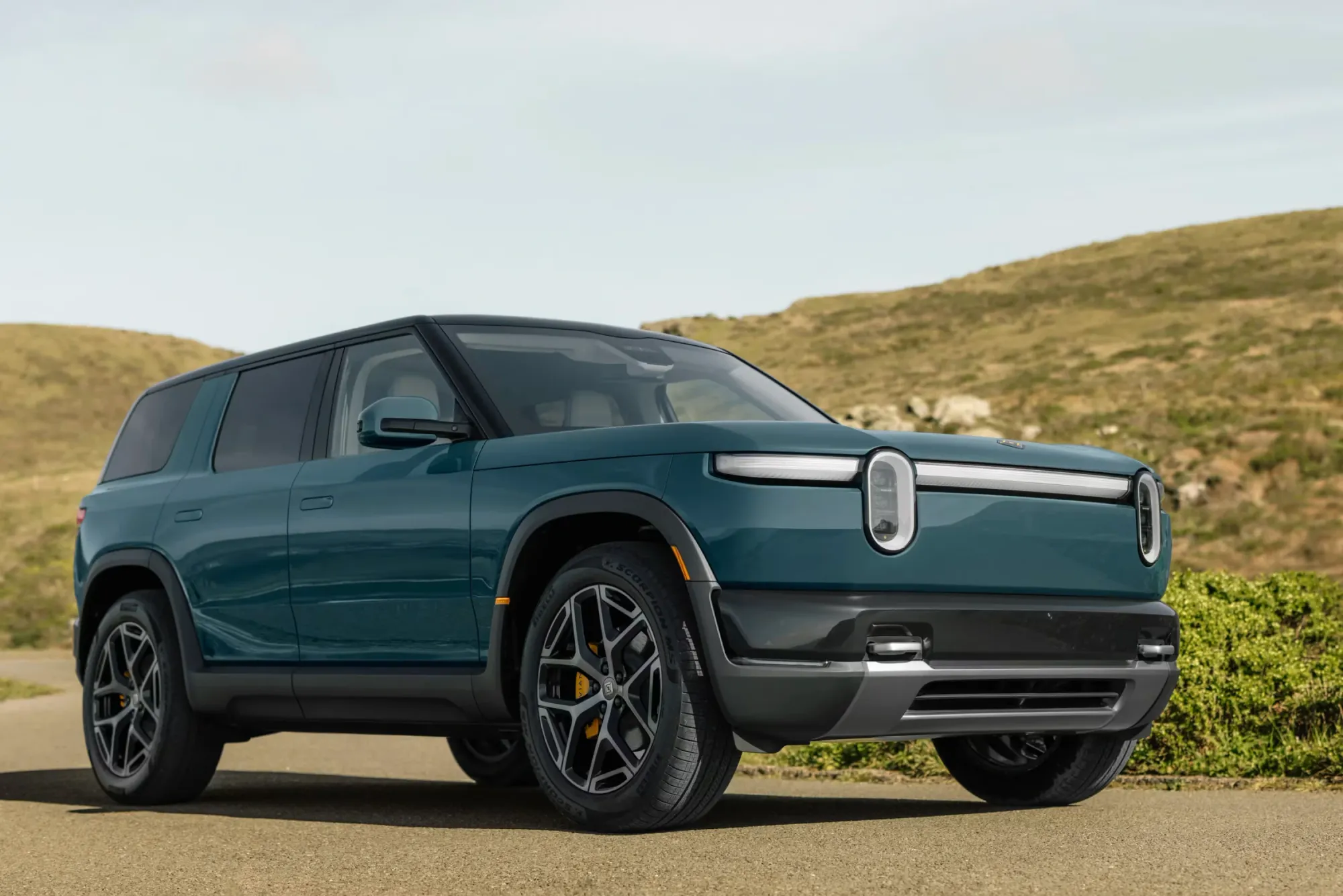 Rivian Starts Production of Affordable R2 SUV – Deliveries Begin This Spring
