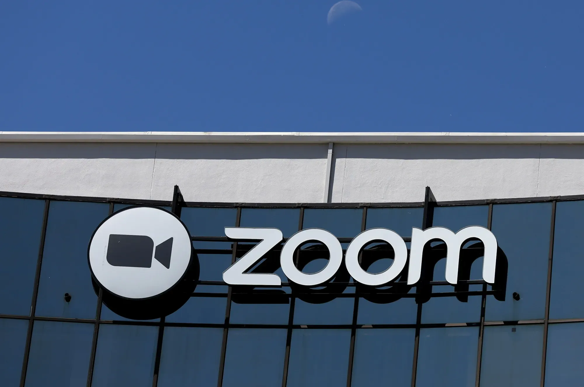Zoom Beats Q1 Expectations and Raises 2027 Outlook as AI Adoption Accelerates