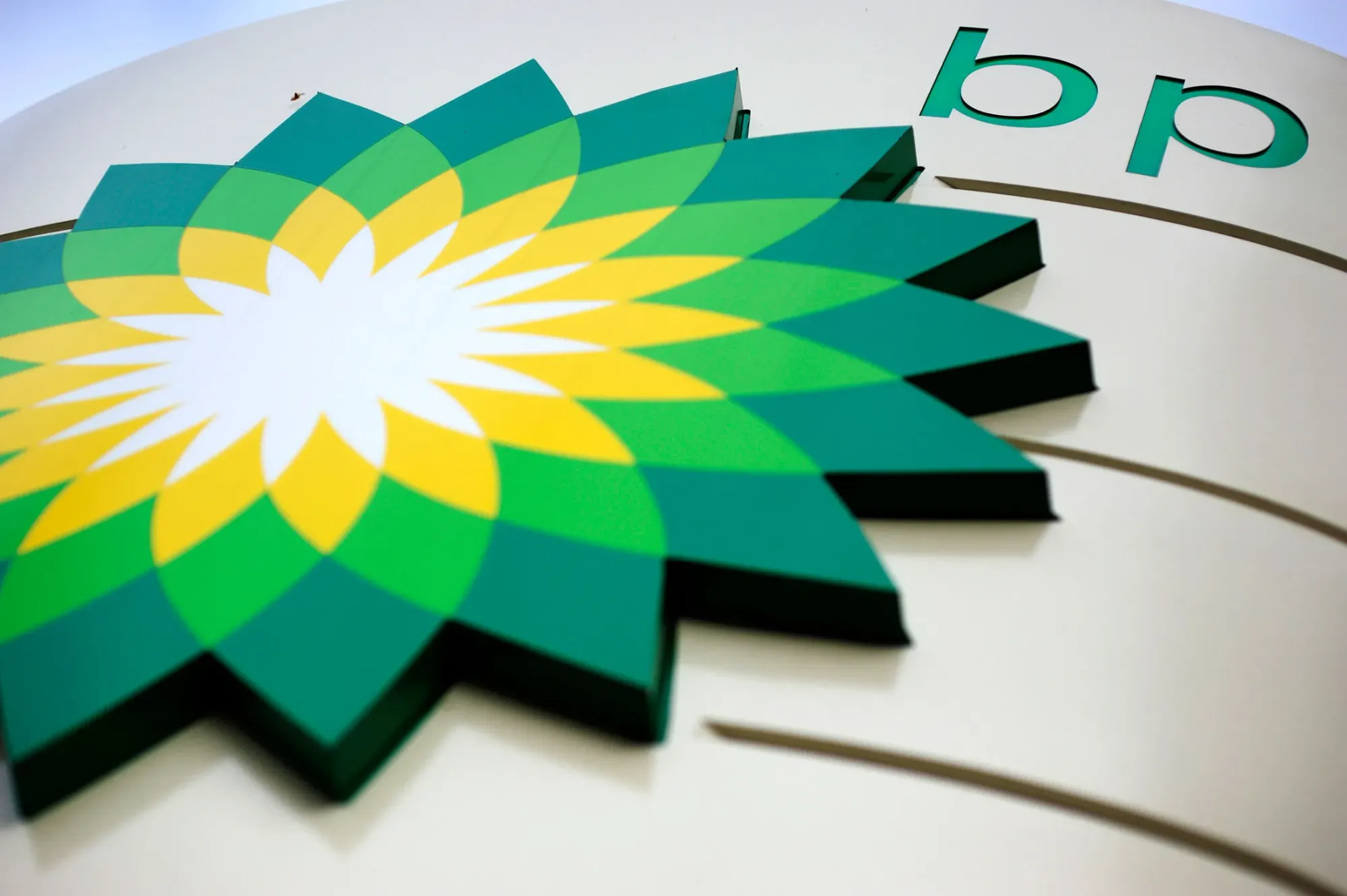 BP Removes Chair Albert Manifold with Immediate Effect Amid Governance Concerns