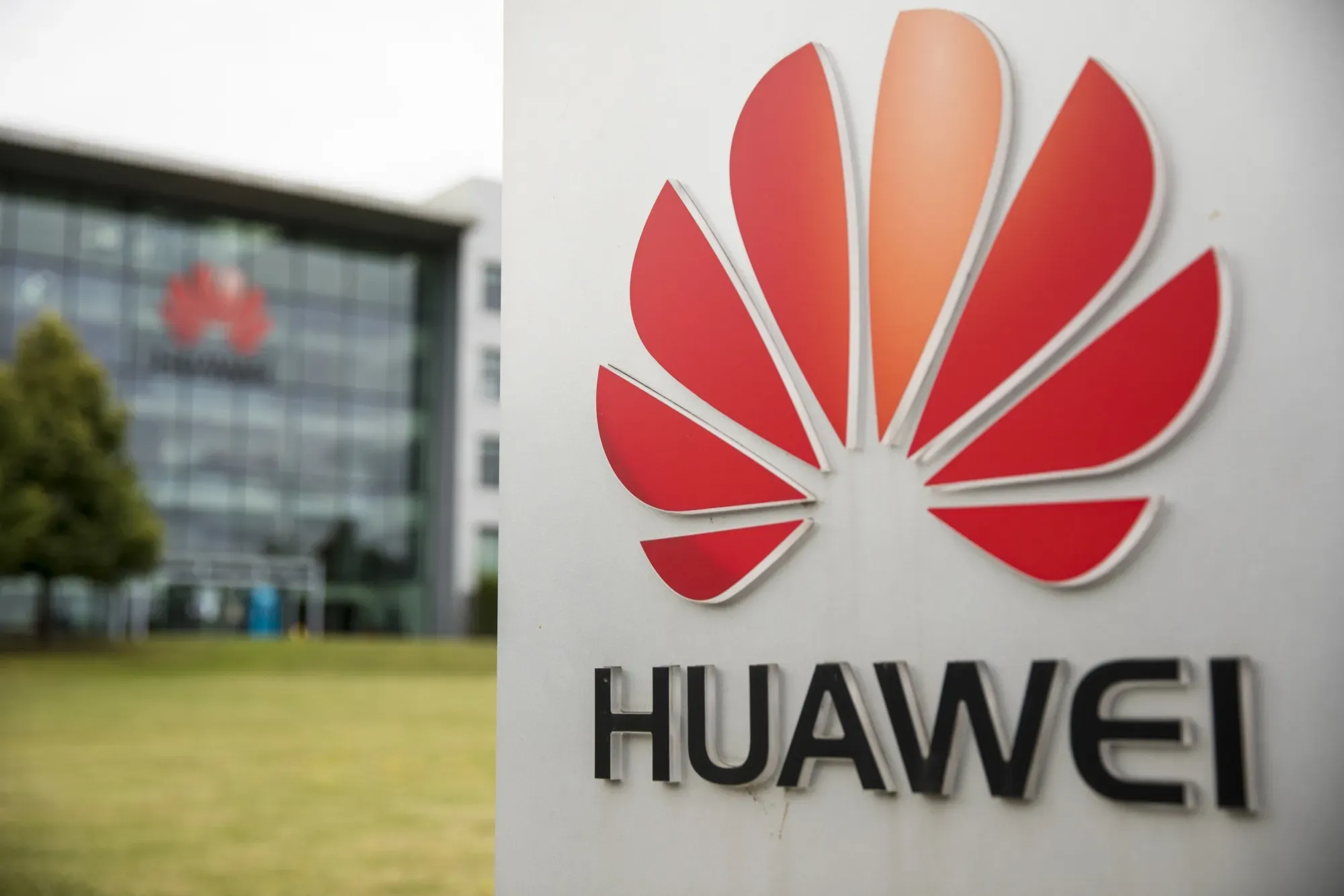Wolfspeed and Navitas Surge as Vicor Raises Guidance and Huawei Unveils Chip Design