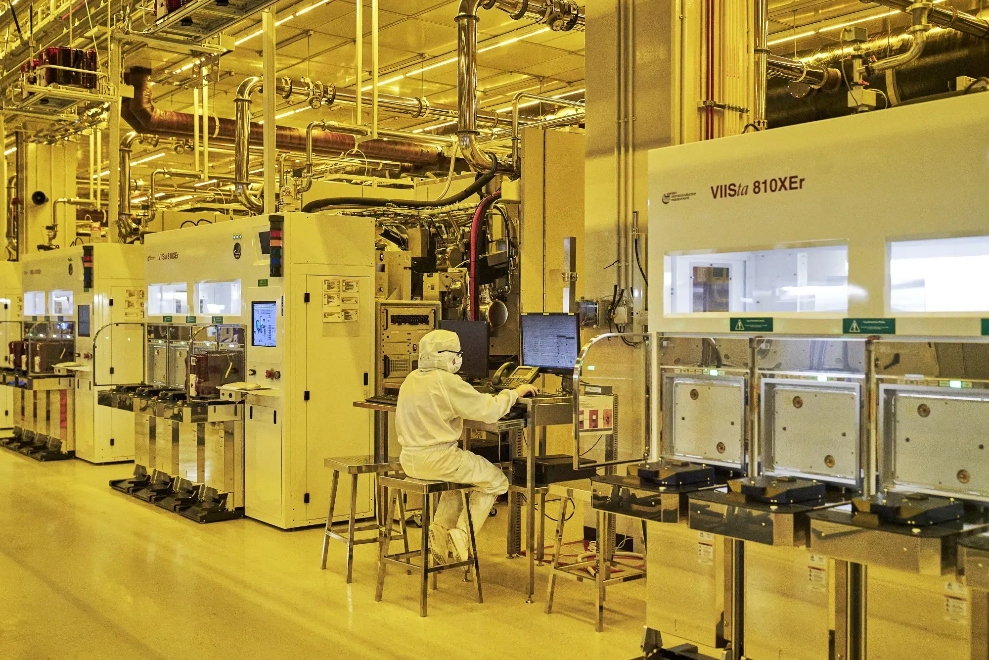 Mubadala Offloads $2 Billion GlobalFoundries Stake in Block Trade