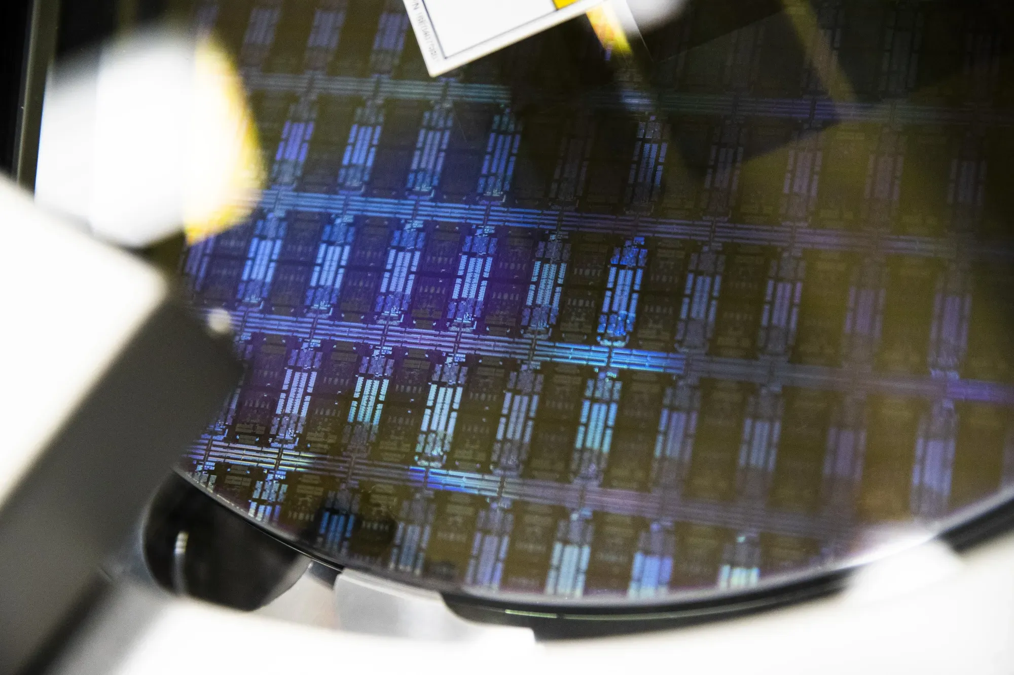 Apple and Intel Reach Major Chip Deal