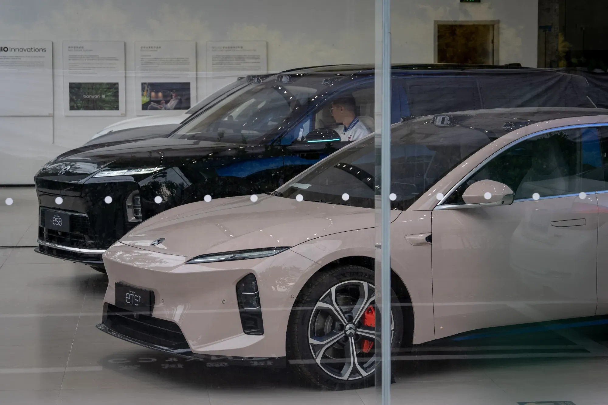 Chinese EV Stocks Slide After Weak April Deliveries – NIO Drops 7.5%