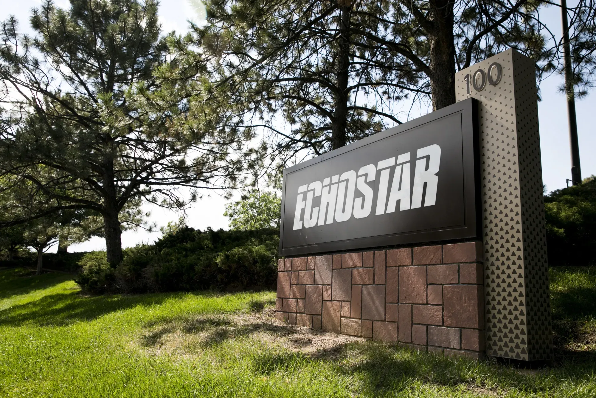 EchoStar Stock Surges as FCC Approves $40 Billion Spectrum Sale to SpaceX and AT&T
