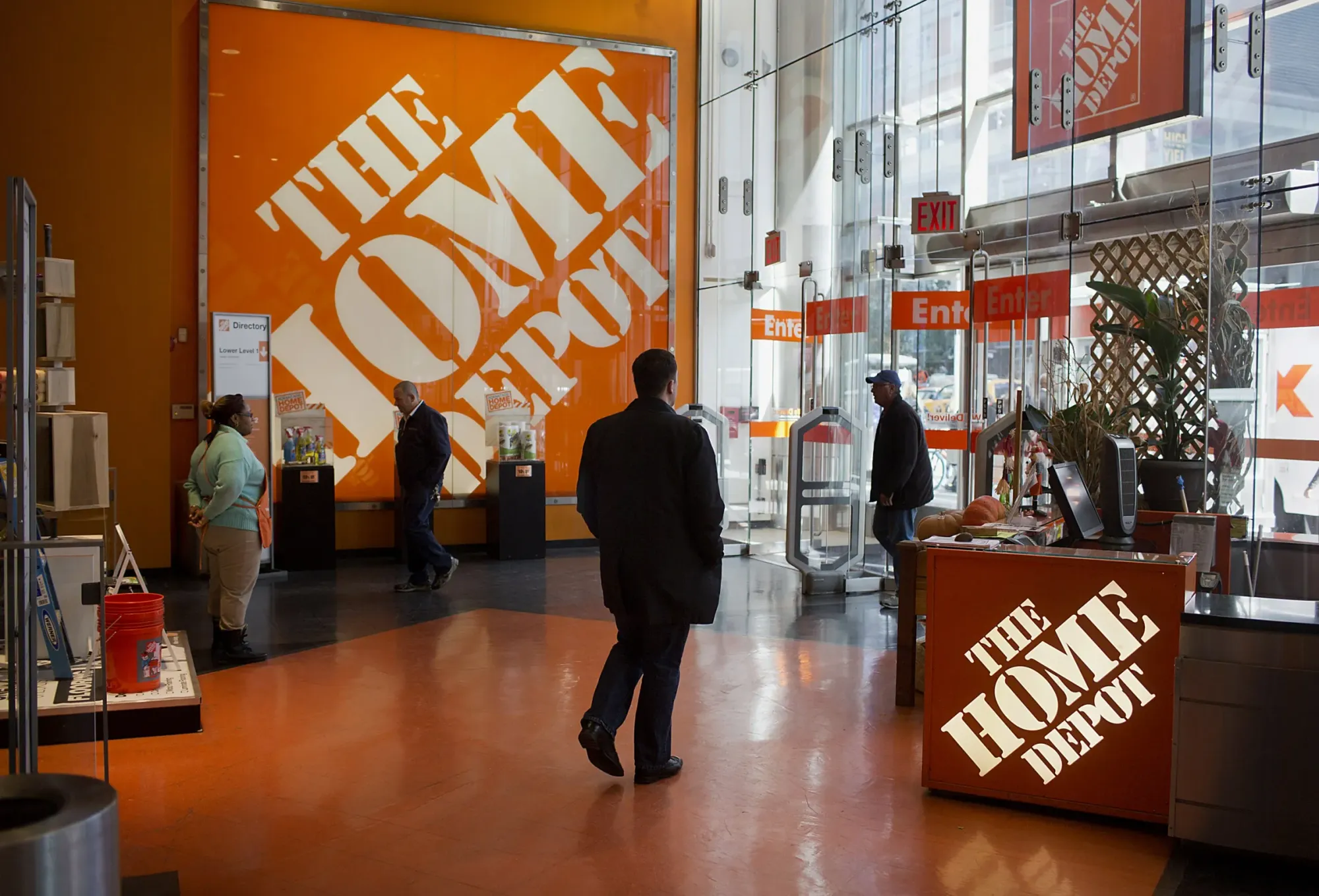 Home Depot Q1 2026 Results: Sales Beat Estimates, But Mixed Performance as Comparable Sales Miss