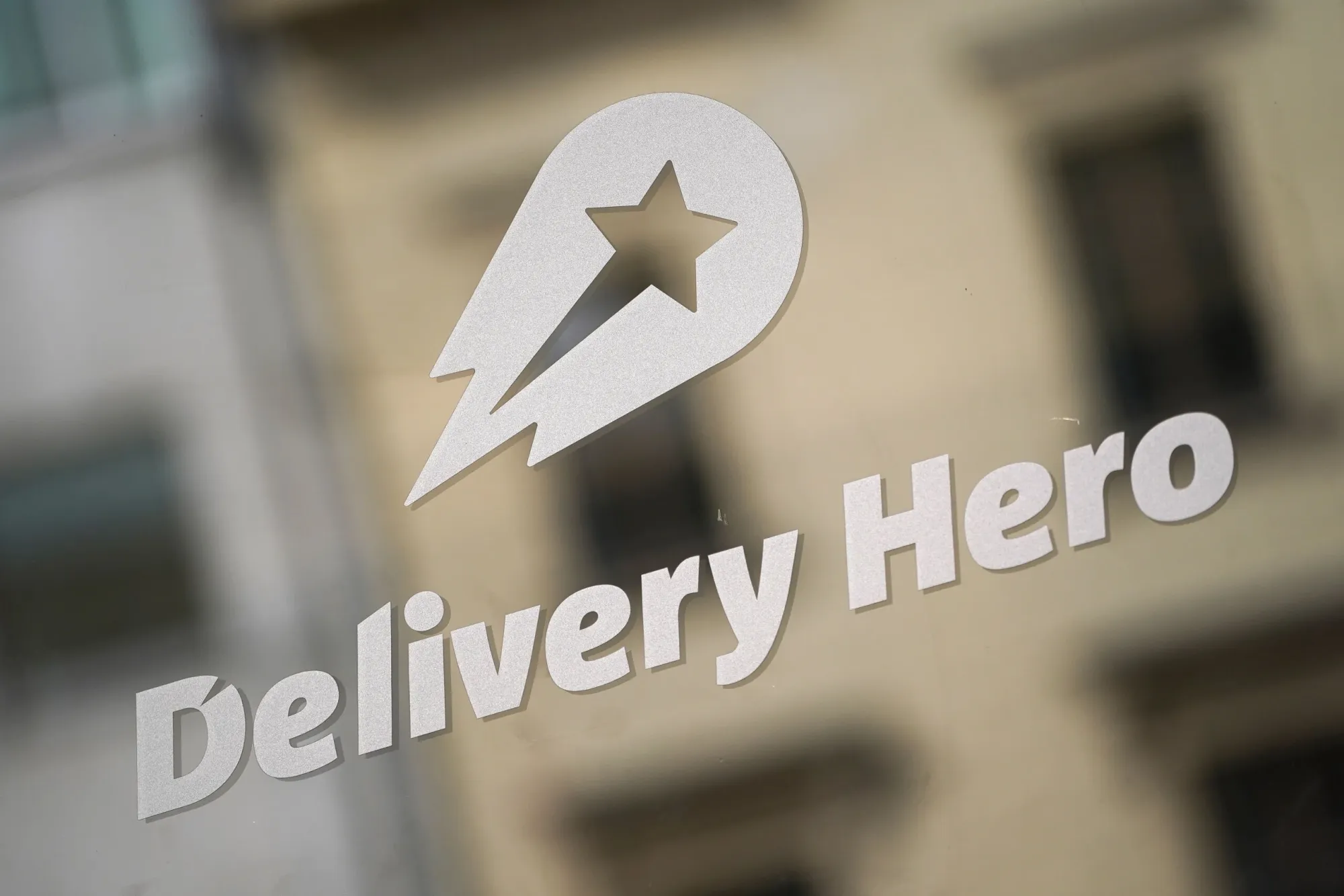 Uber Grabs 37% Stake in Delivery Hero for €12bn Takeover Push