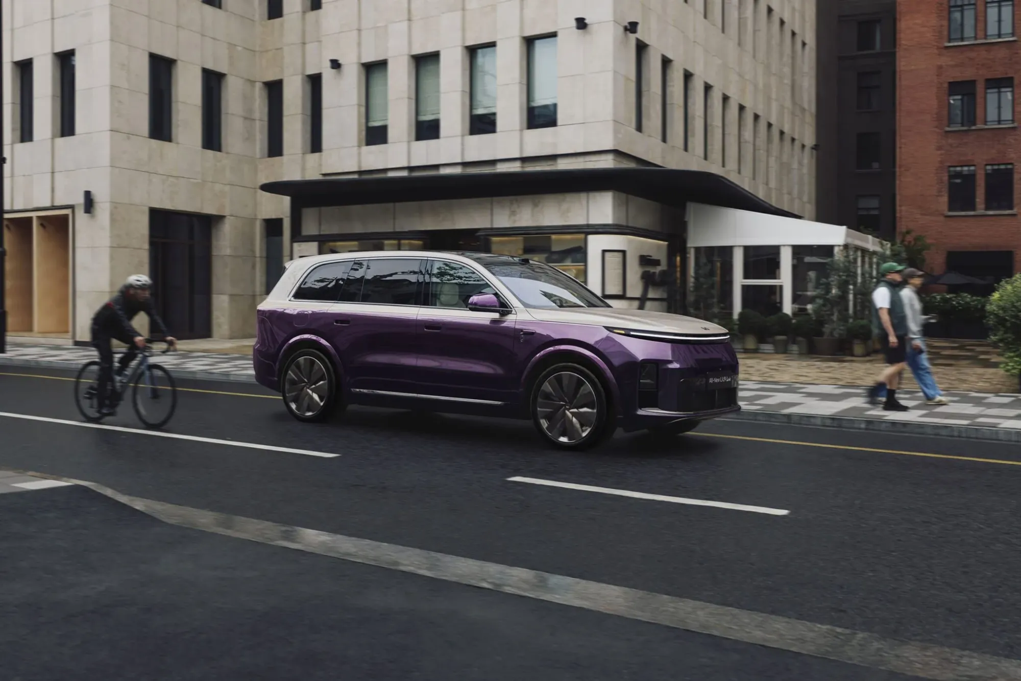 Li Auto Shares Plunge After Updated Li L9 SUV Launch