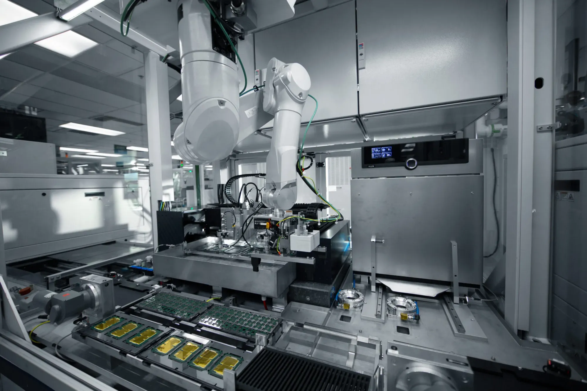 Apple in Early Talks with Intel and Samsung to Make Chips in the USA