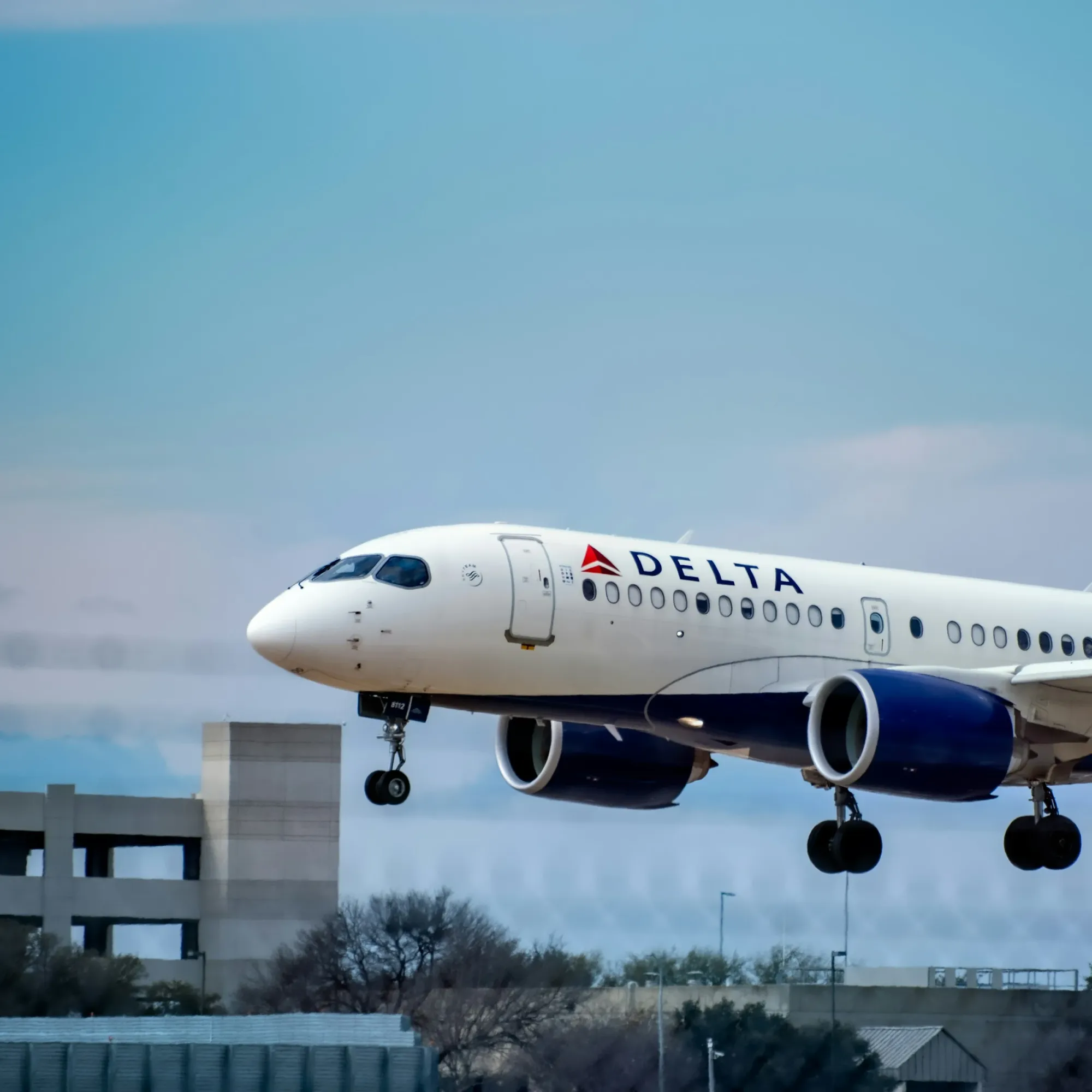 After 6-Year Exit, Berkshire Buys $2.6 Billion Stake in Delta