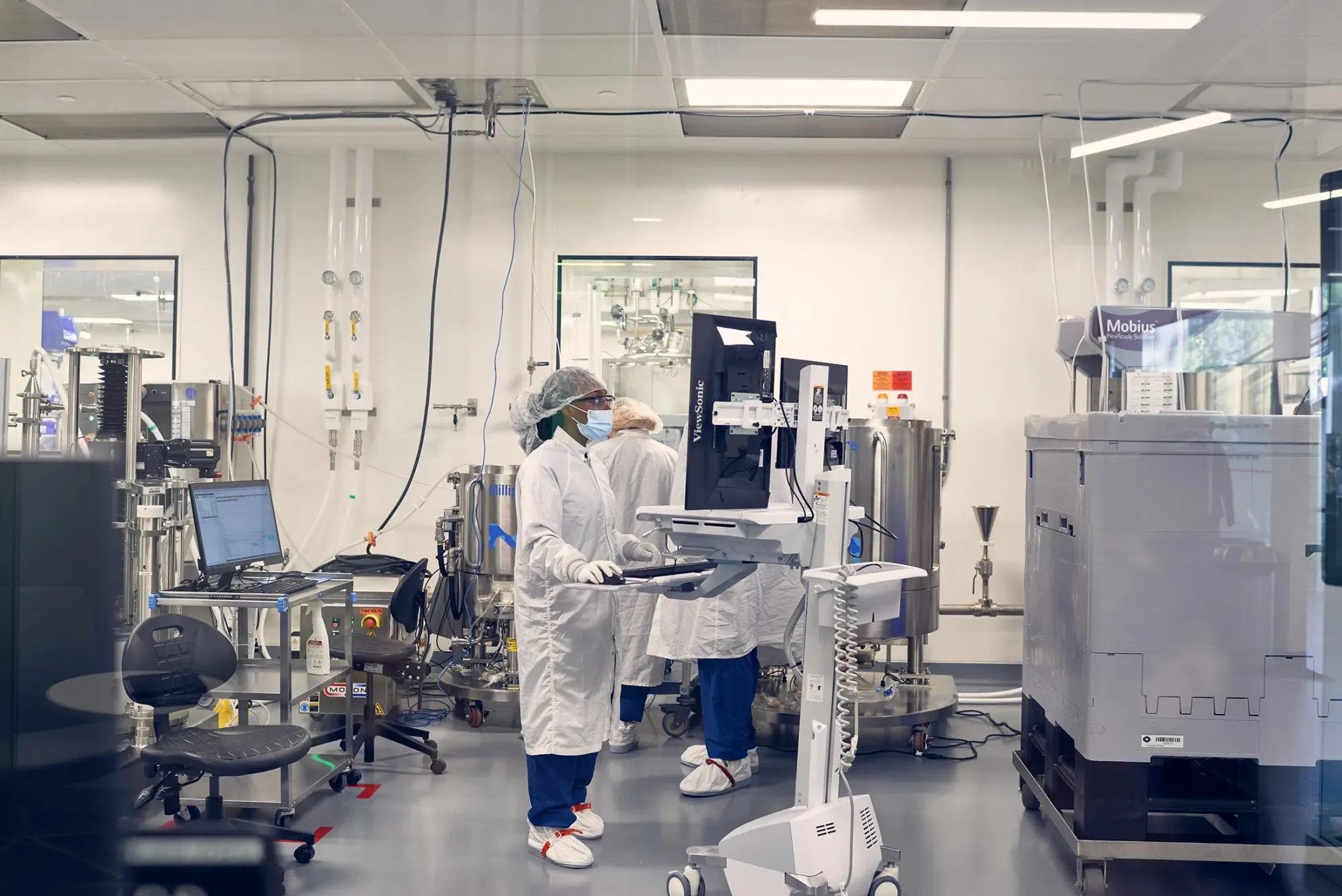 Profit-Taking Hits Moderna Stock After mRNA-1010 Wins Unanimous FDA Panel Backing
