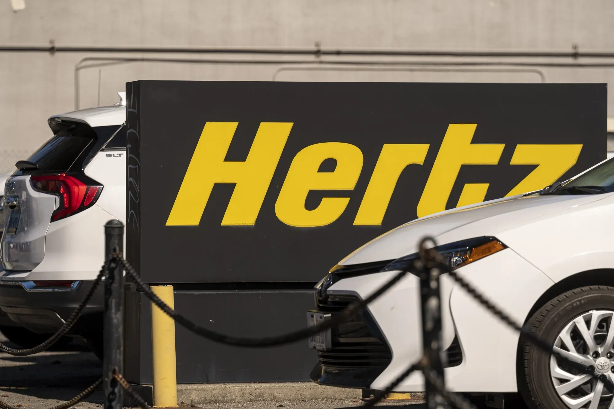 Hertz Cuts Second-Quarter Outlook as Vehicle Depreciation Pressures Mount