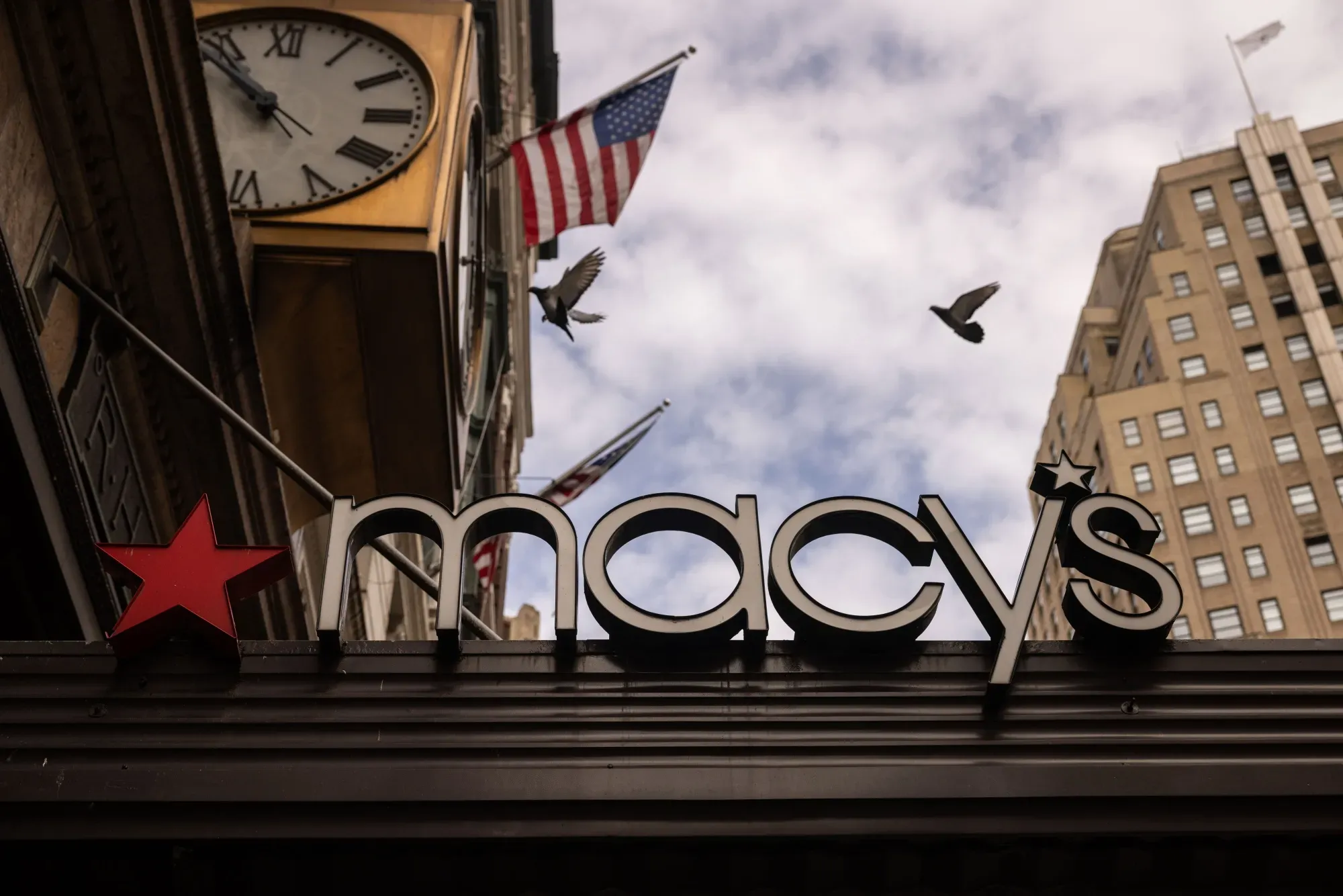 Macy’s Raises Full-Year Forecast After Strongest First Quarter in Years