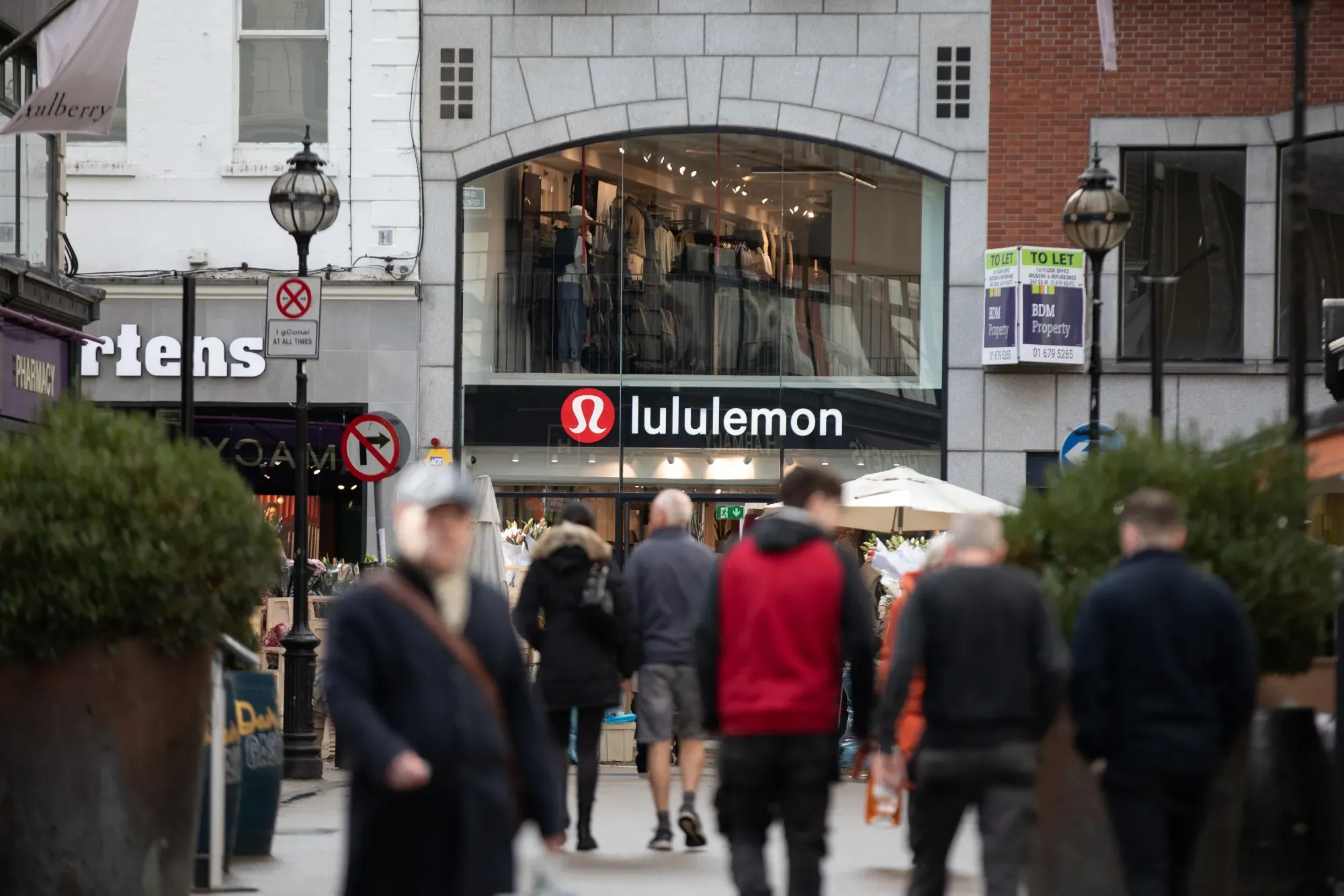 Lululemon Beats Q1 Expectations But Warns of Tough Road Ahead