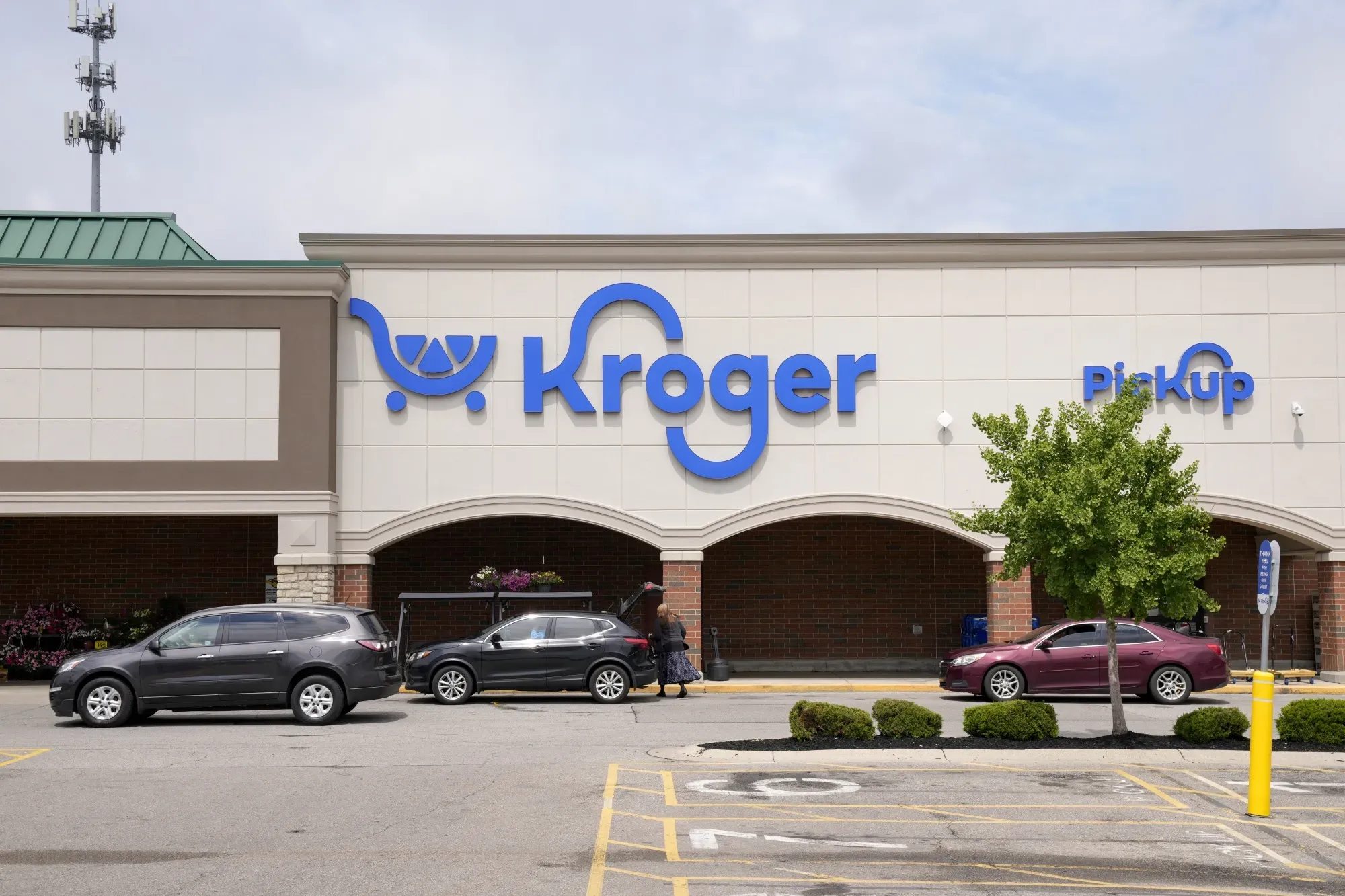 Kroger Strikes $1.65 Billion Deal for Giant Eagle After Albertsons Setback