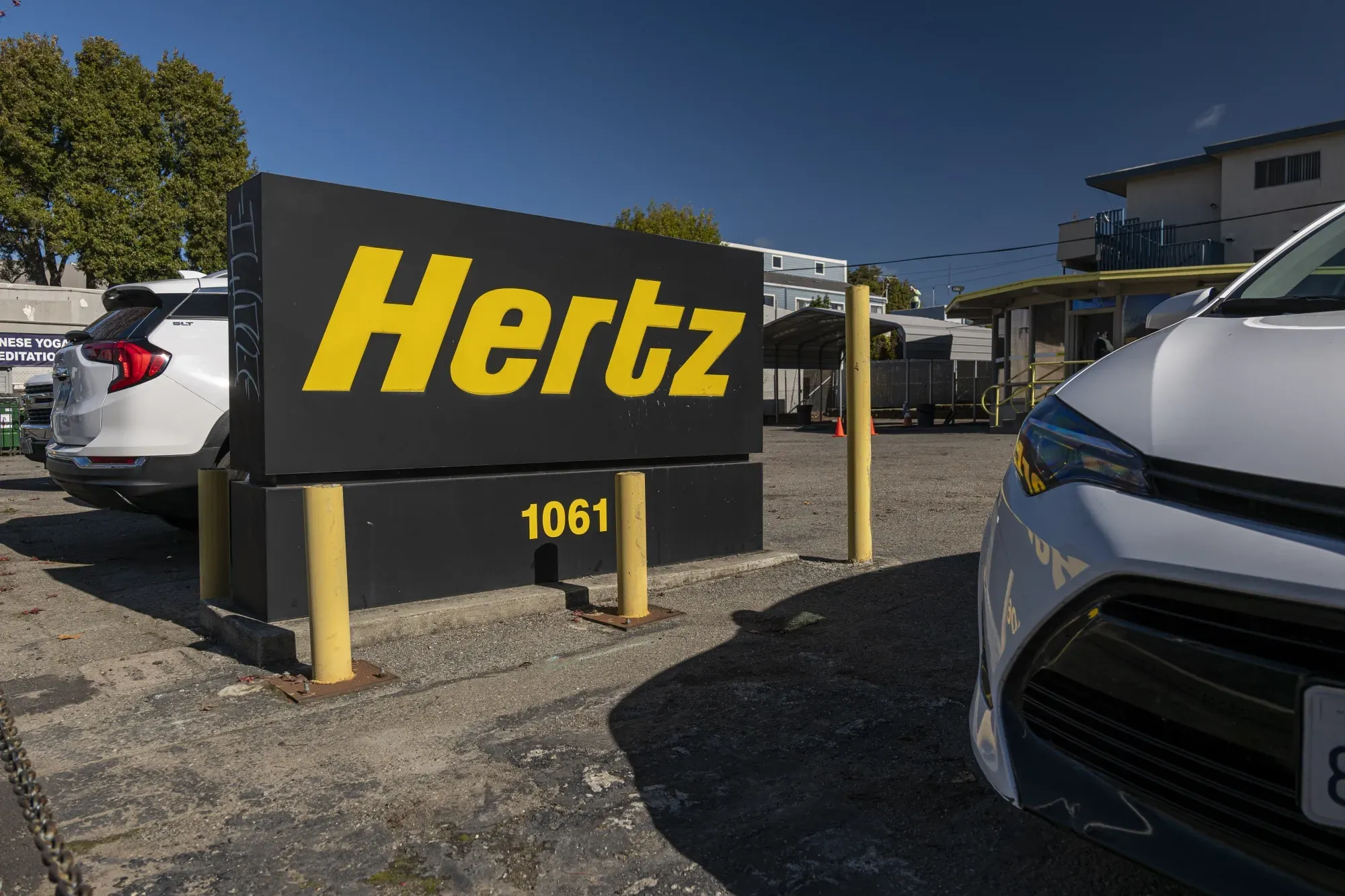 Hertz Stock Hit by Lower Price Targets from Barclays and Jefferies