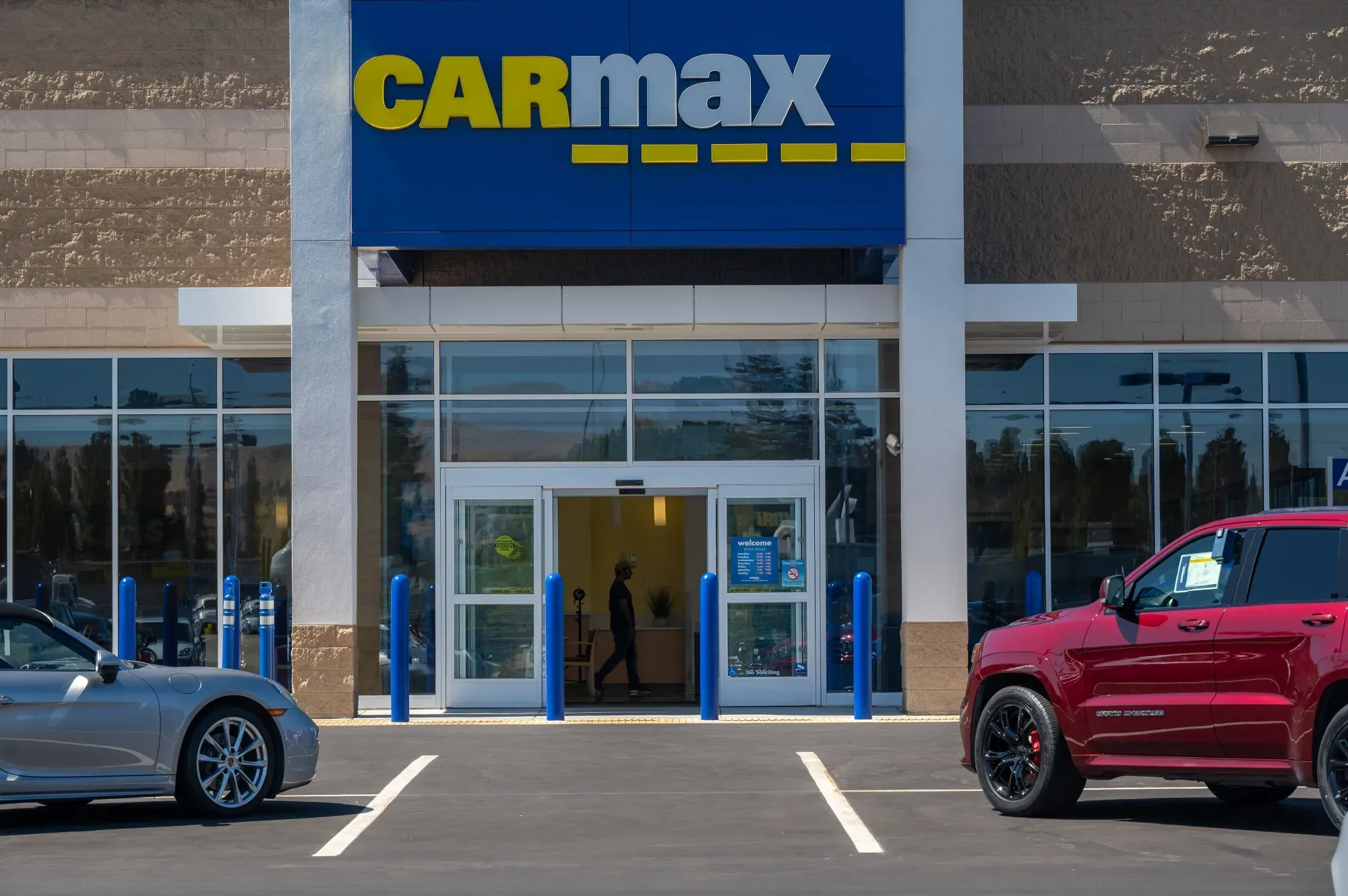 JPMorgan Upgrades CarMax to Neutral, Raises Price Target to $60 on Strong Sales Trends