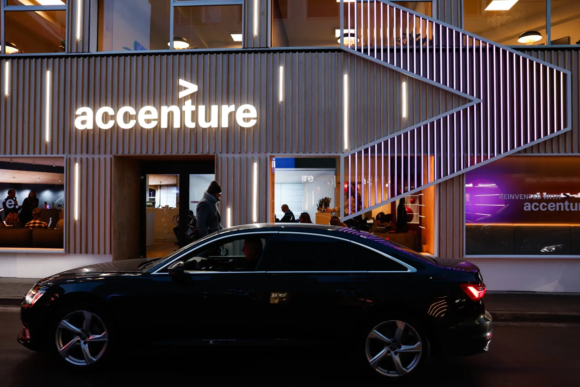 Accenture Shares Surge as Accenture Edge AI Unit Launches with Google Cloud