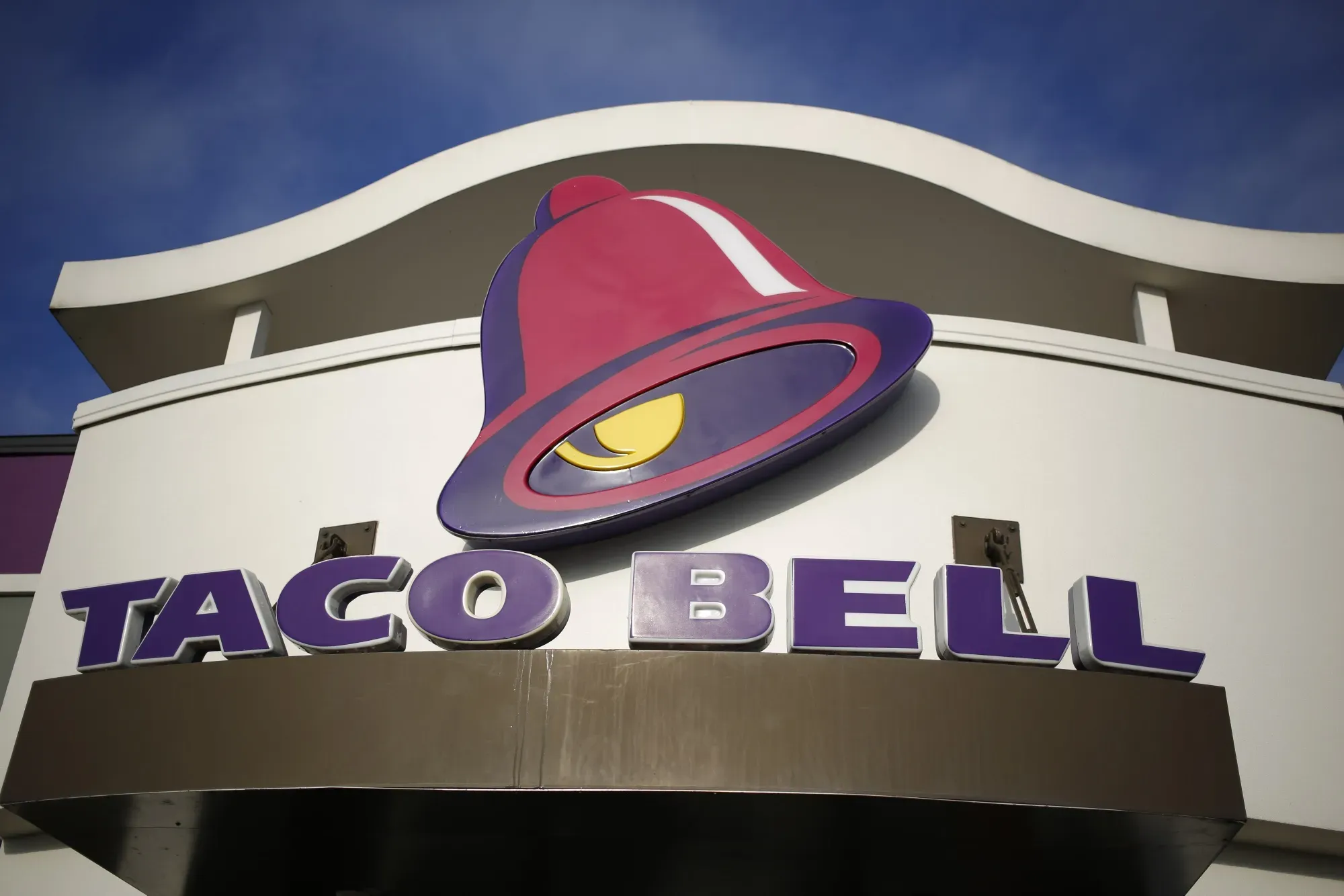 Taco Bell Pauses Key Produce Items Amid Cyclospora Outbreak — Precautionary Move, Not a Recall